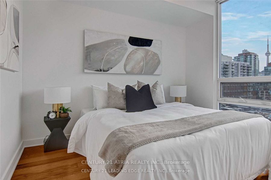 320 Richmond Street E 913 Property Photo 11