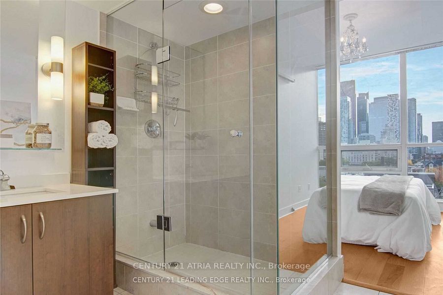 320 Richmond Street E 913 Property Photo 12