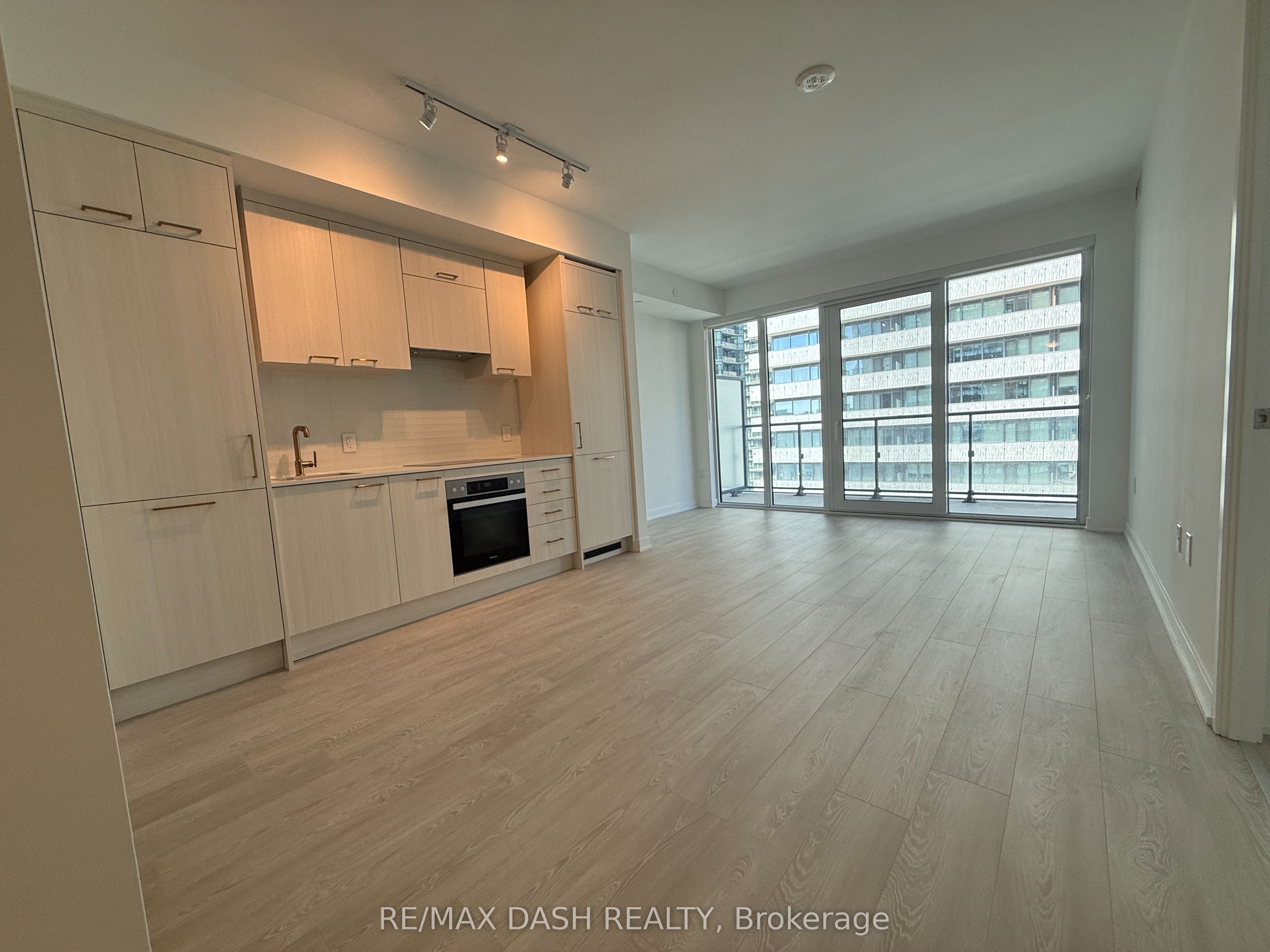 634 Church Street 2201 Property Photo 15