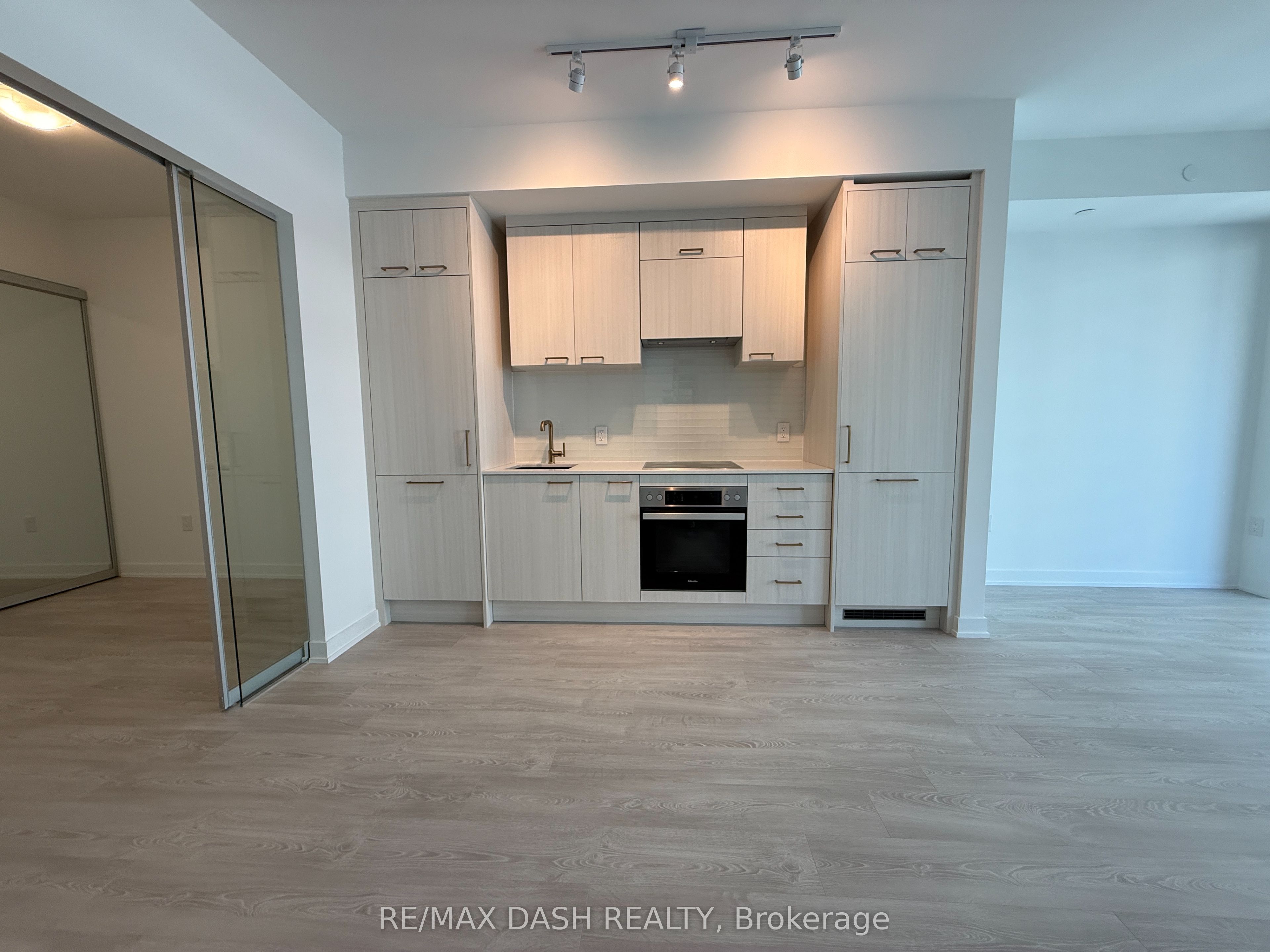 634 Church Street 2201 Property Photo 16