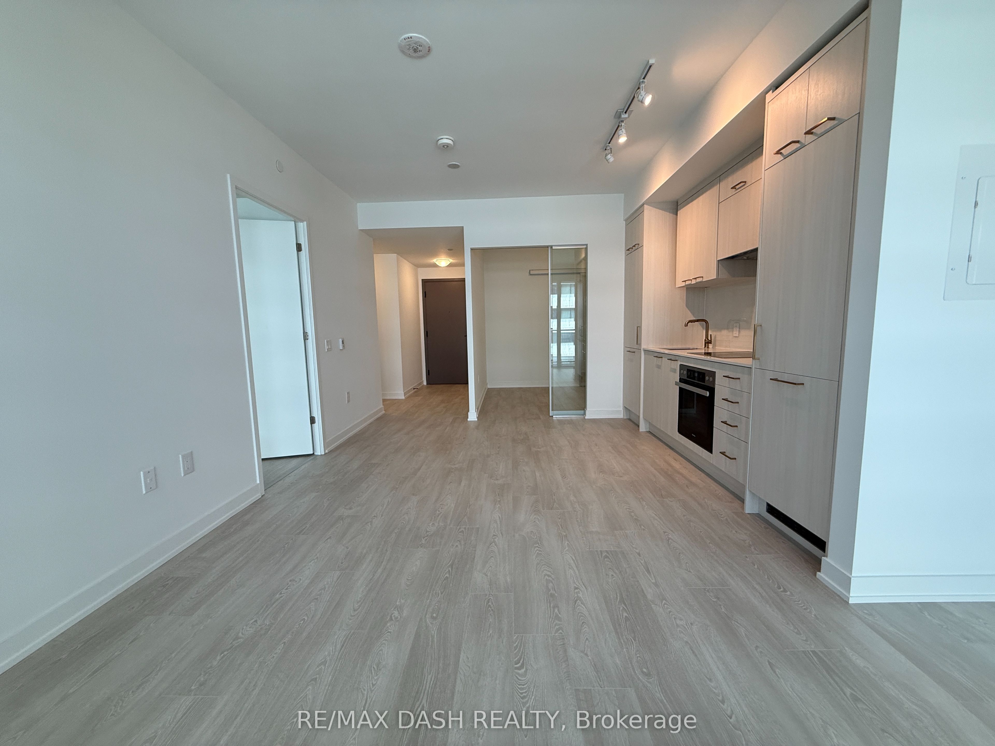 634 Church Street 2201 Property Photo 17