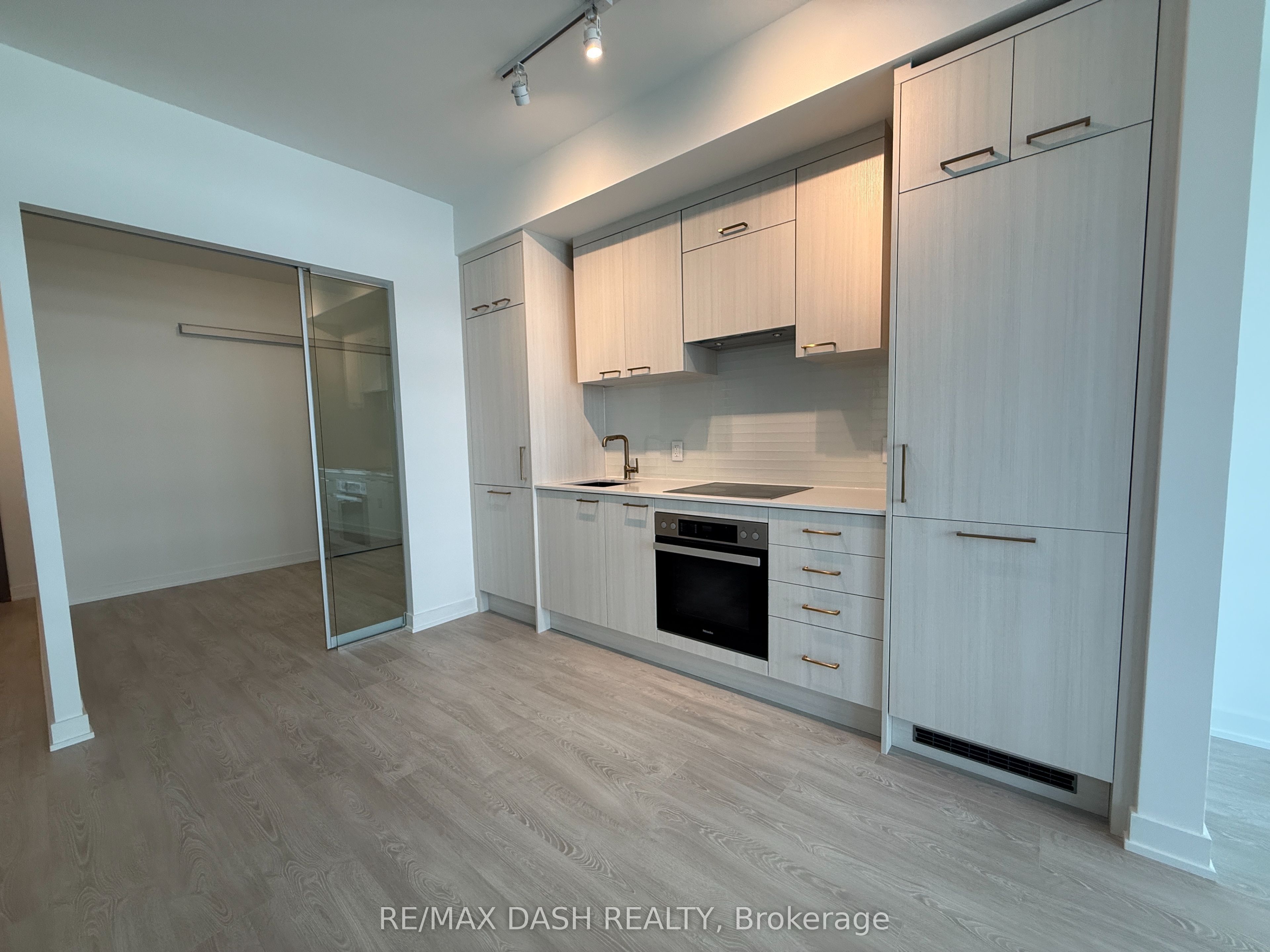 634 Church Street 2201 Property Photo 18