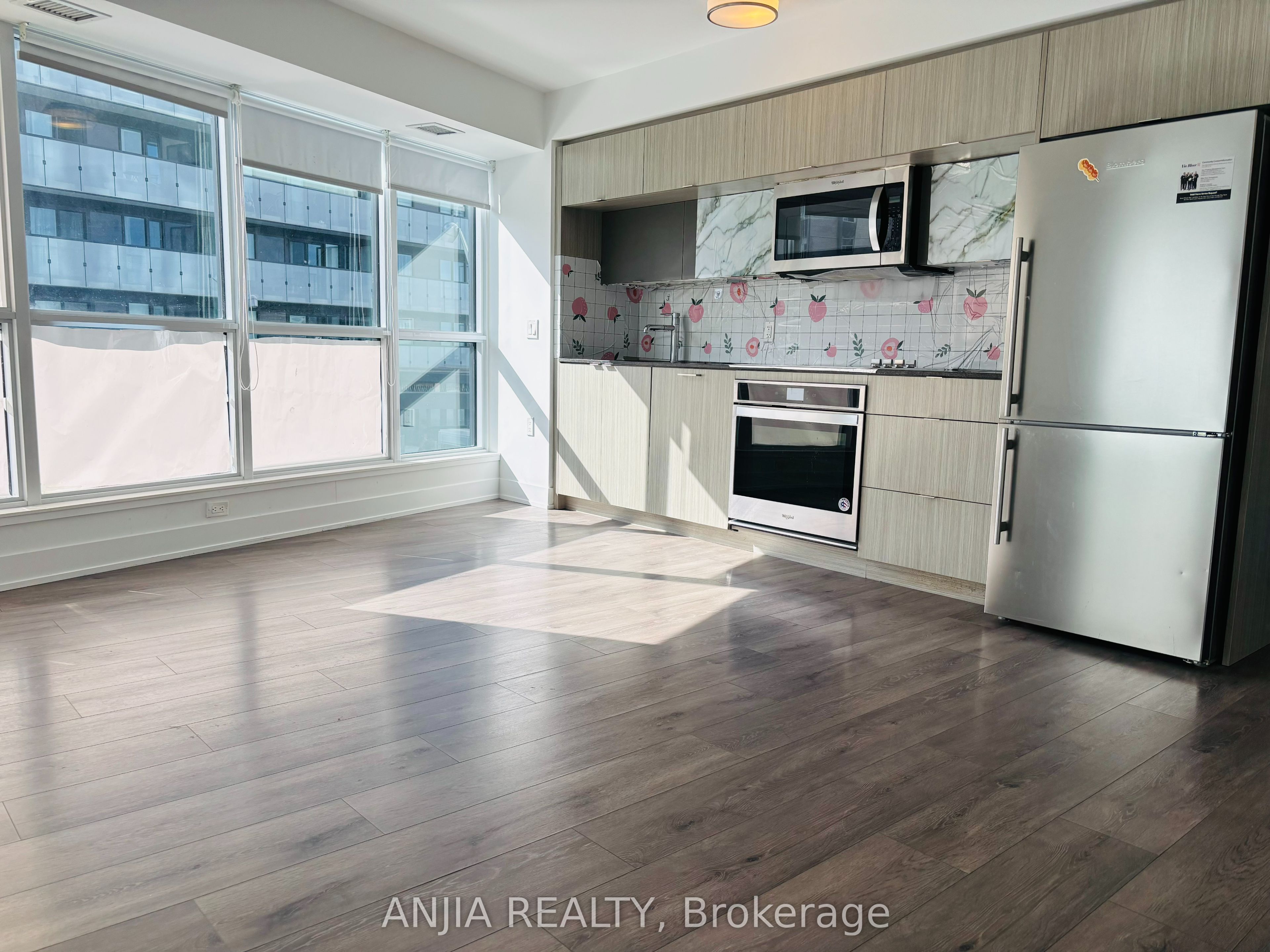 585 Bloor Street E 622 Property Photo 2
