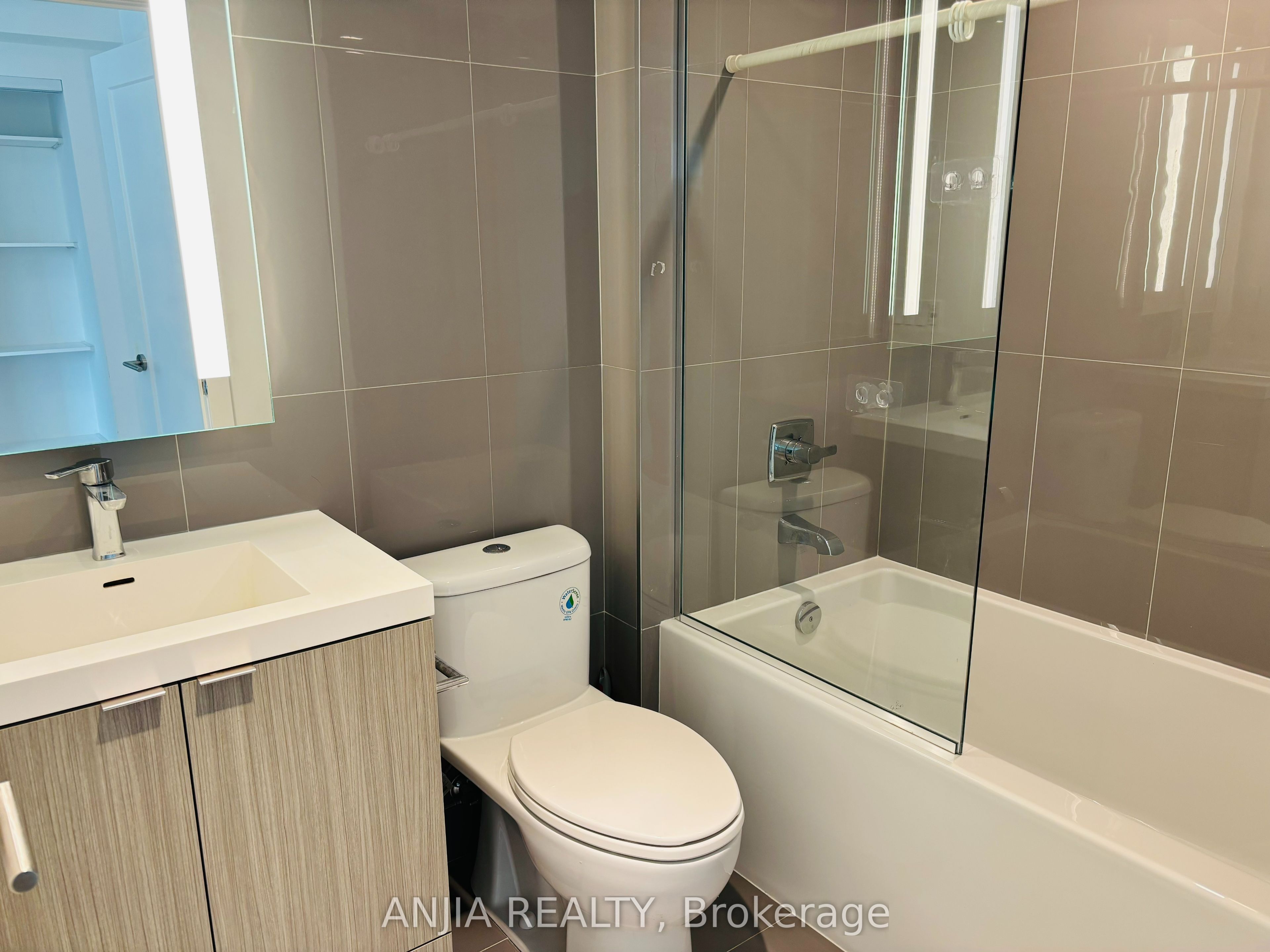 585 Bloor Street E 622 Property Photo 8