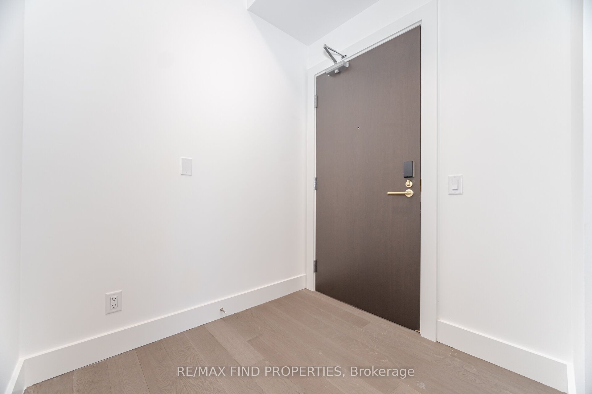 6 Greenbriar Road 910 Property Photo 6