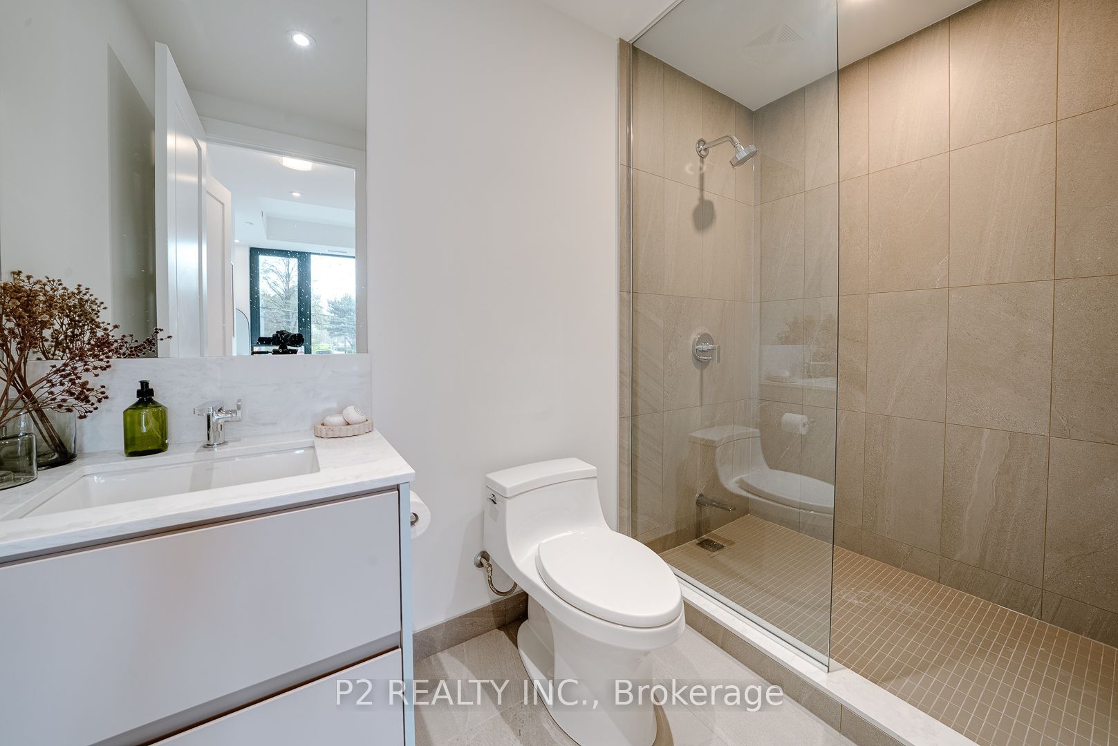 2 Forest Hill 208 Property Photo 14