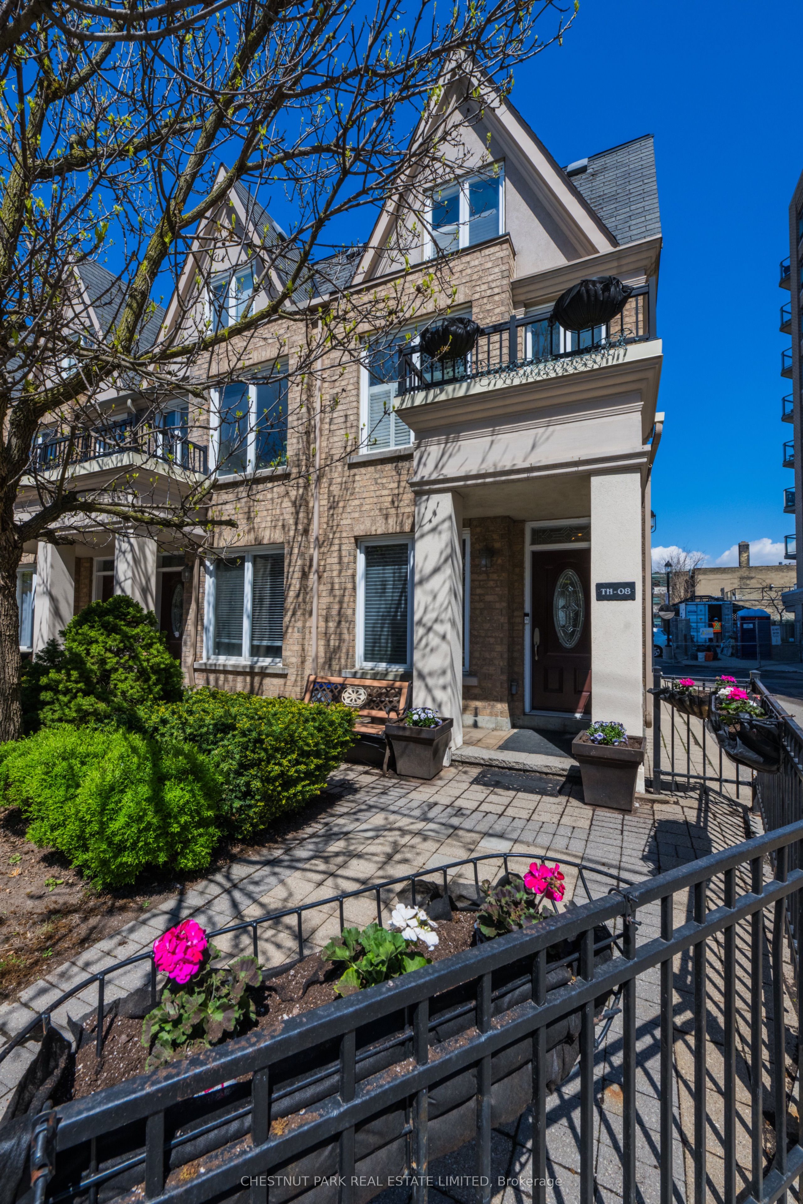 140 Bathurst Street Th8 Property Photo 1