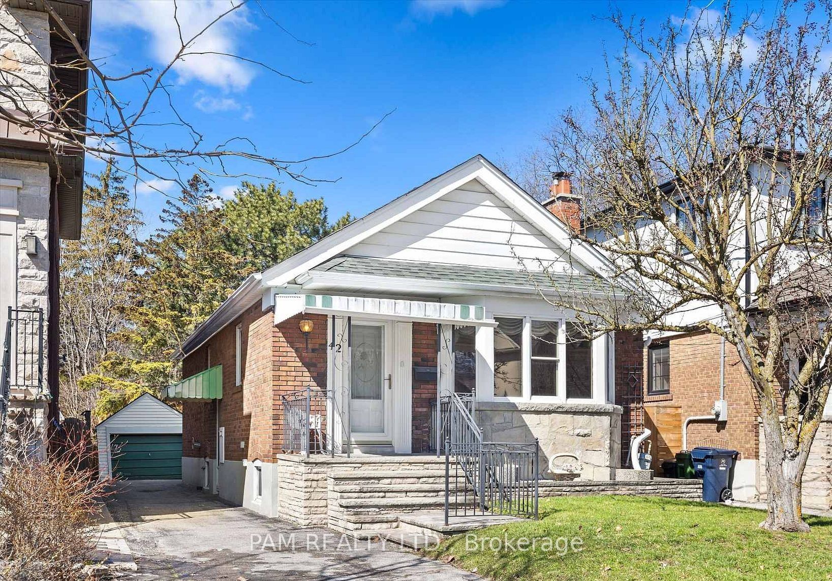 42 Parklea Drive Property Photo 1