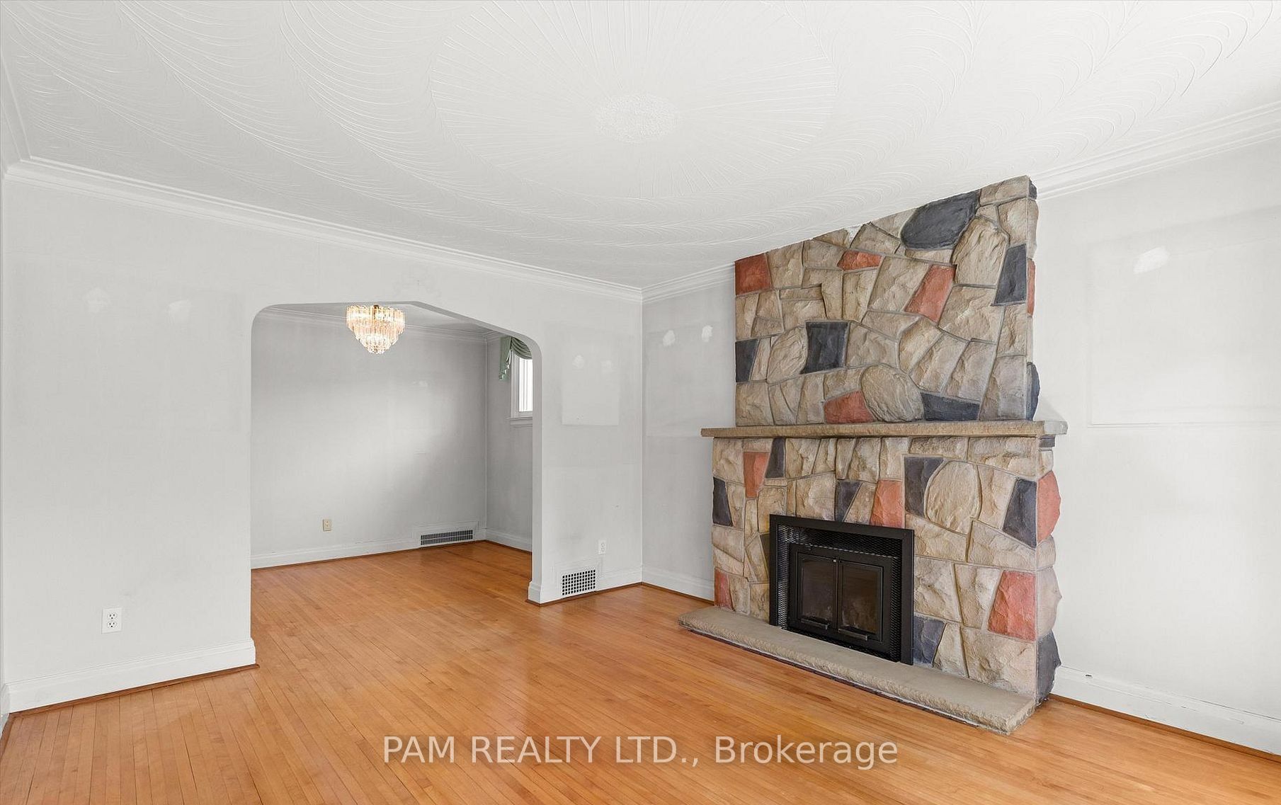 42 Parklea Drive Property Photo 4