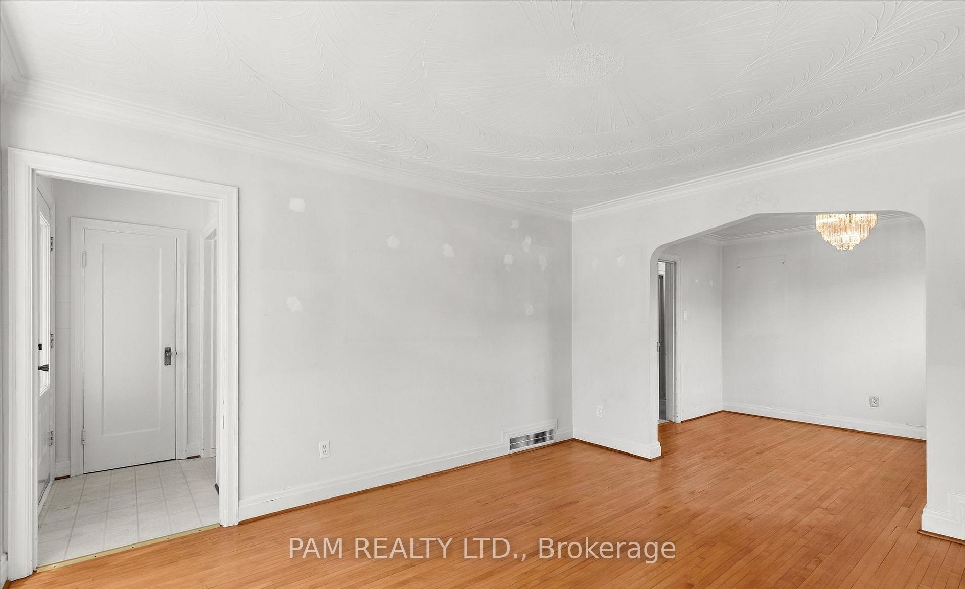 42 Parklea Drive Property Photo 5