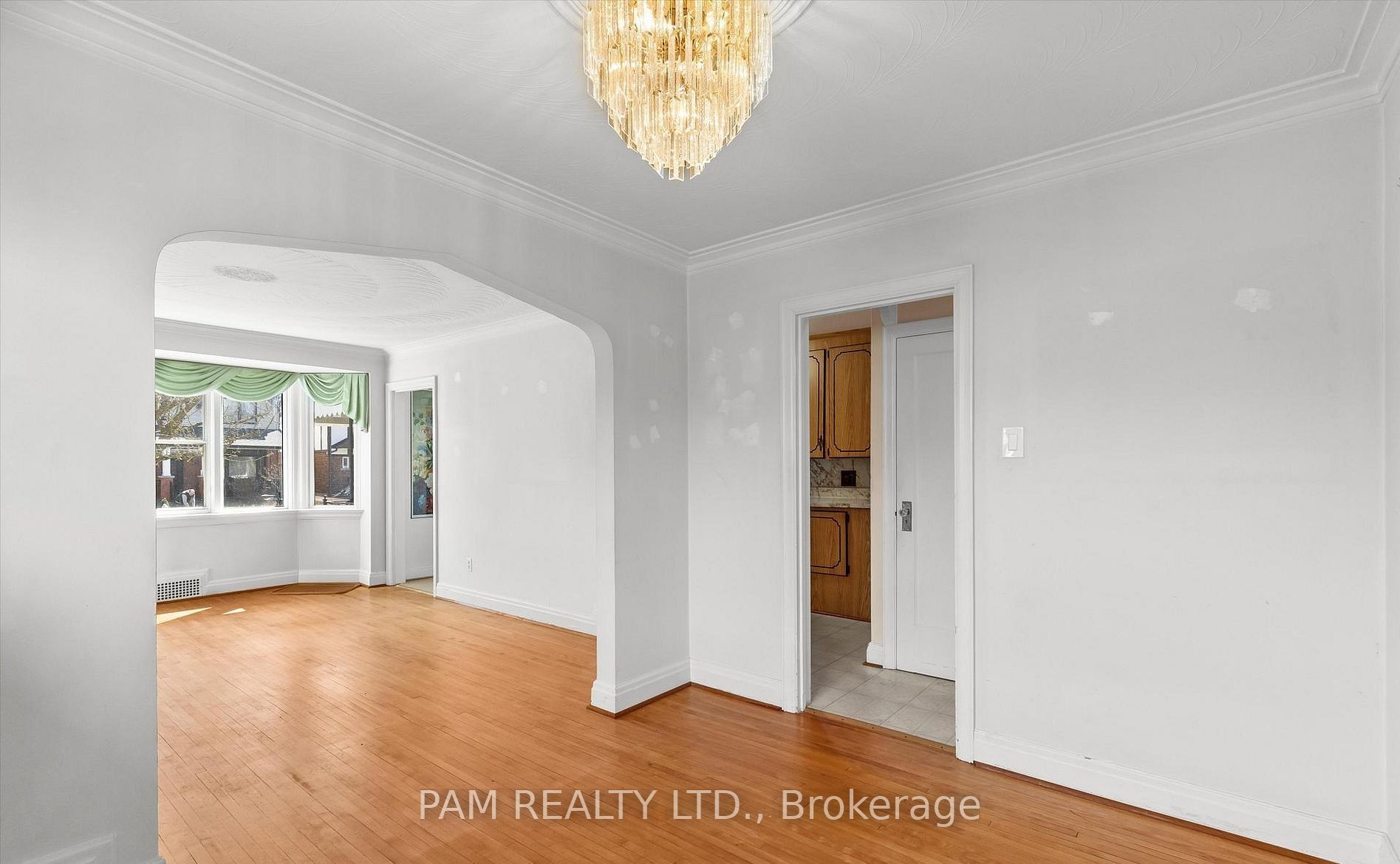 42 Parklea Drive Property Photo 6