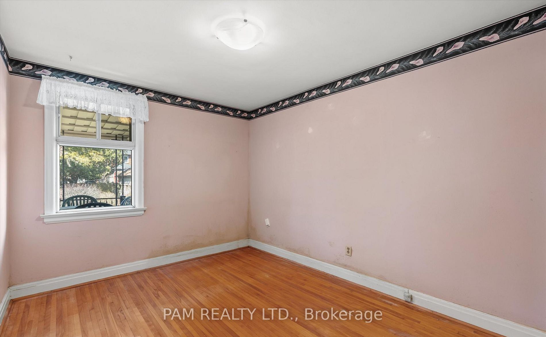 42 Parklea Drive Property Photo 11
