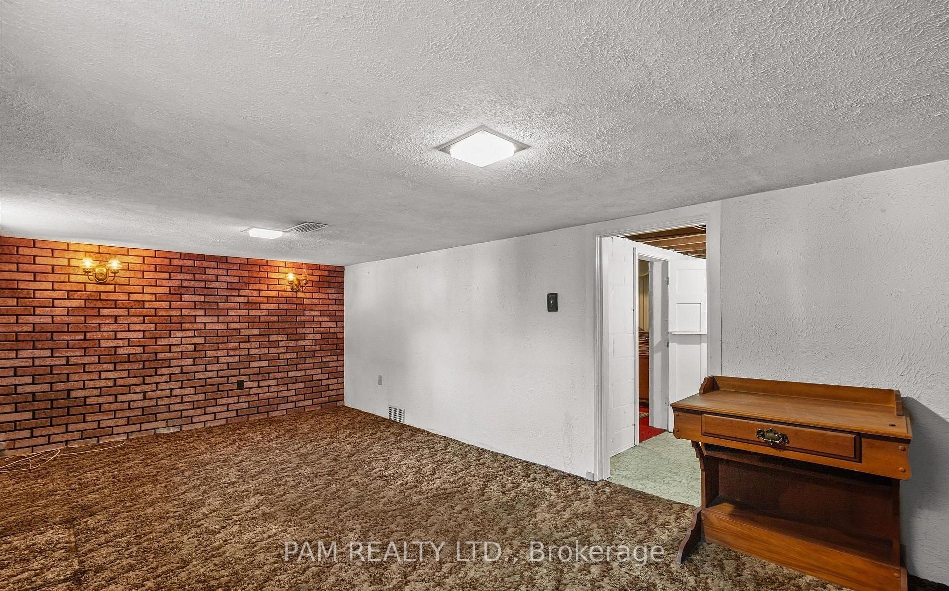 42 Parklea Drive Property Photo 14
