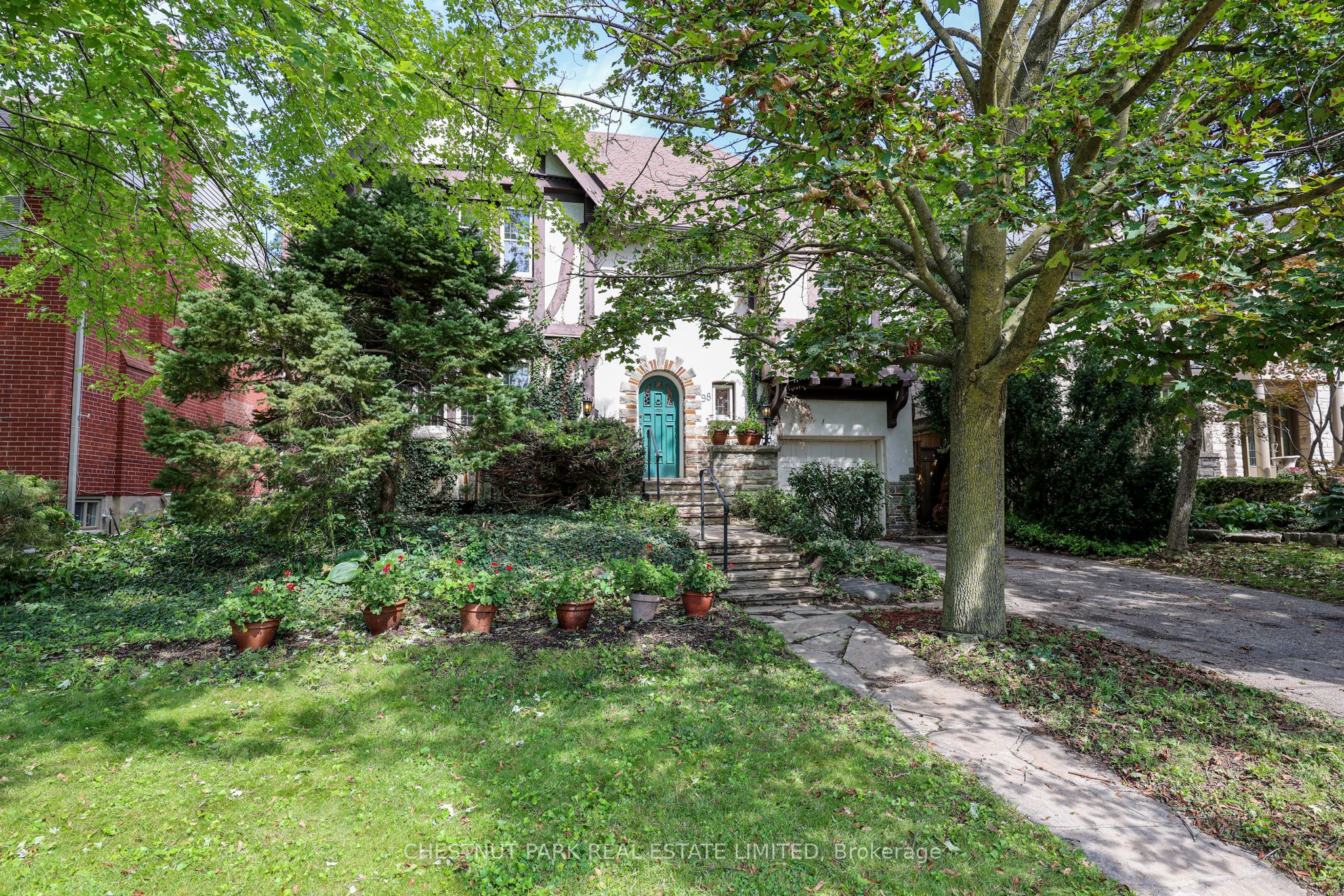 98 St. Leonards Avenue Property Photo 1