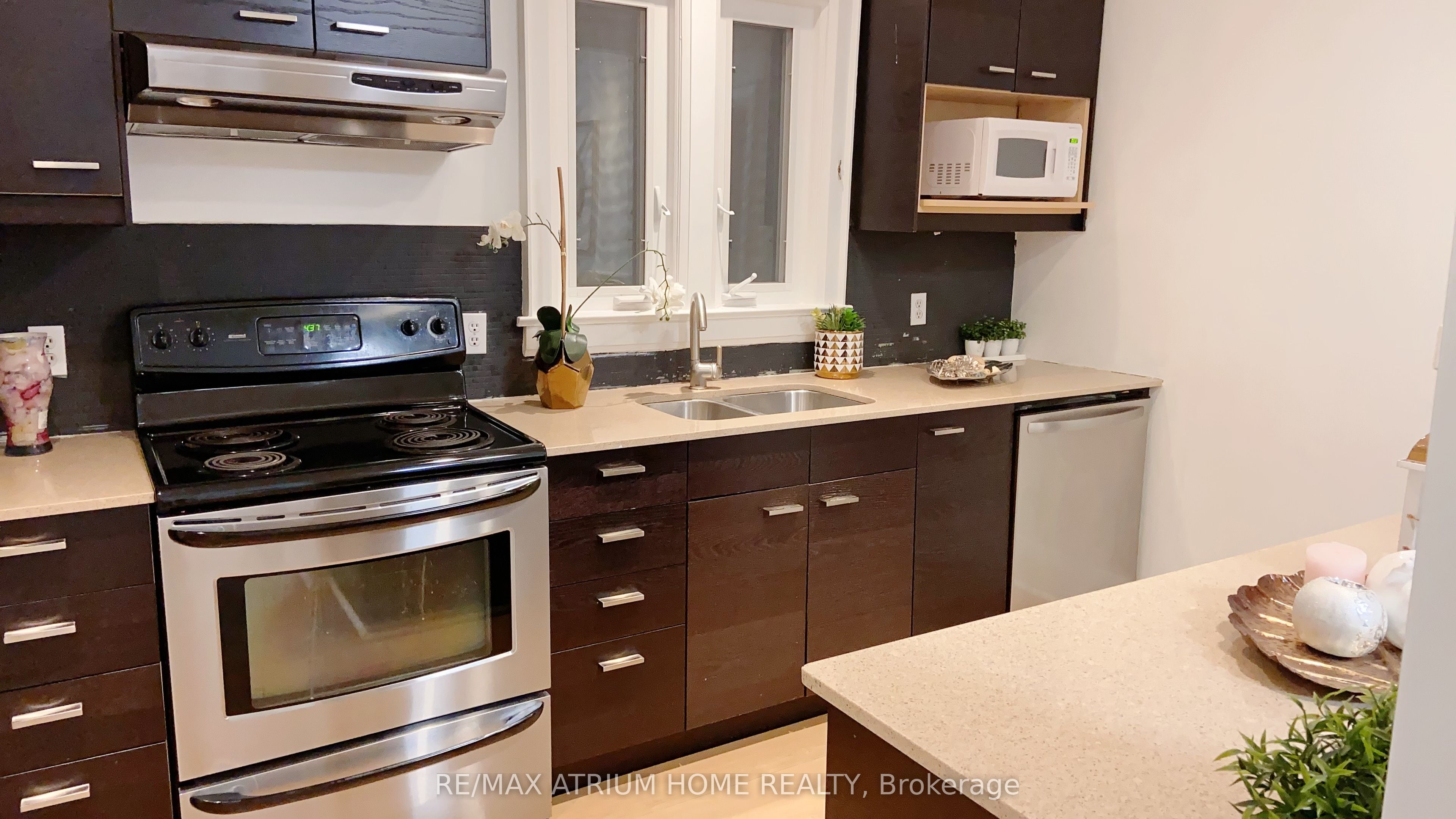 361 Fairlawn Avenue Property Photo 1