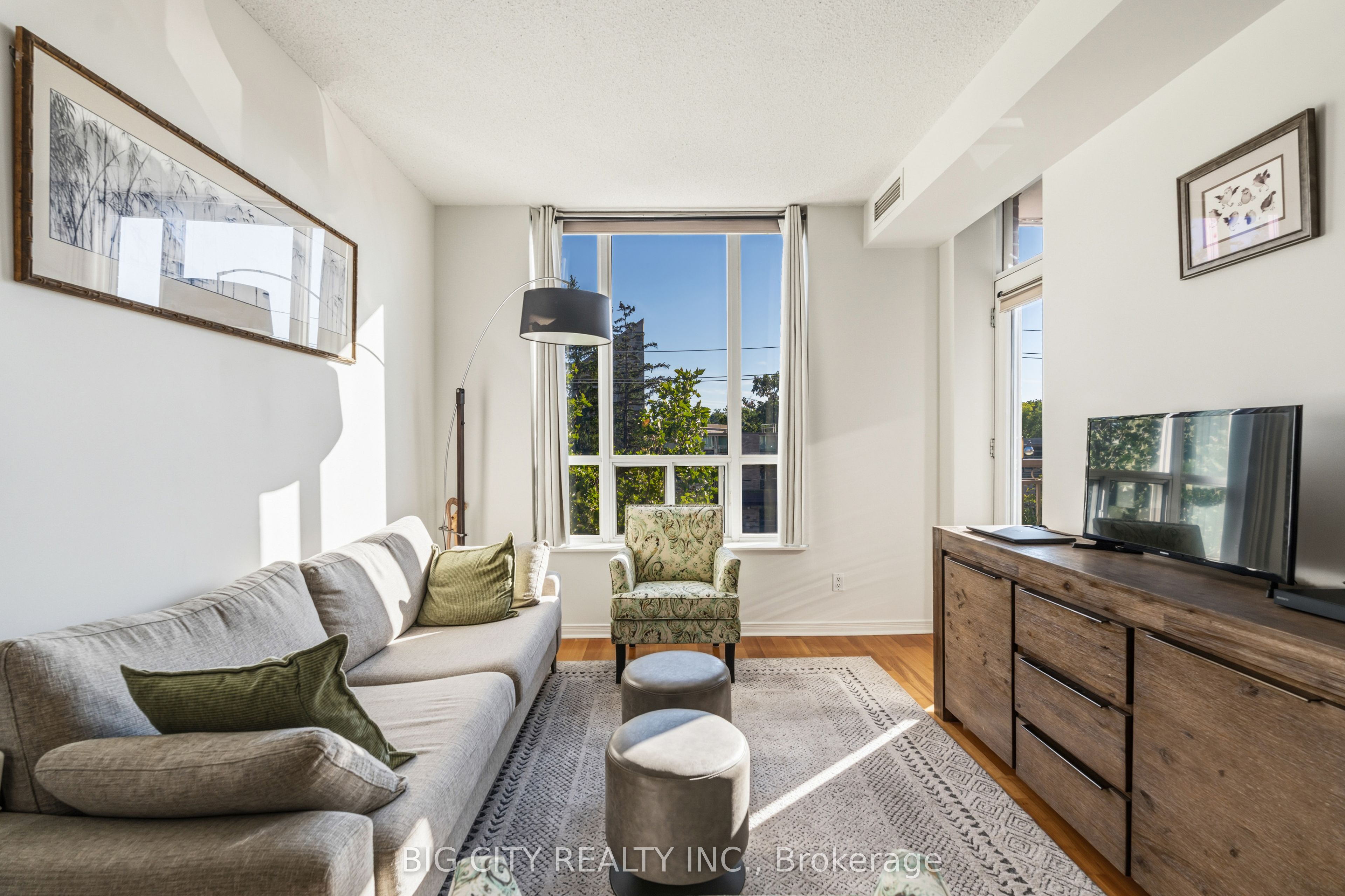 455 Rosewell Avenue 412