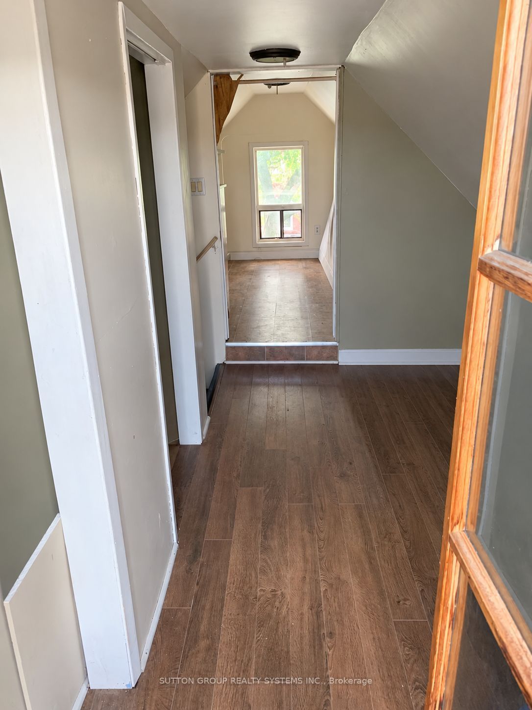 1139 Dovercourt Road Property Photo 16