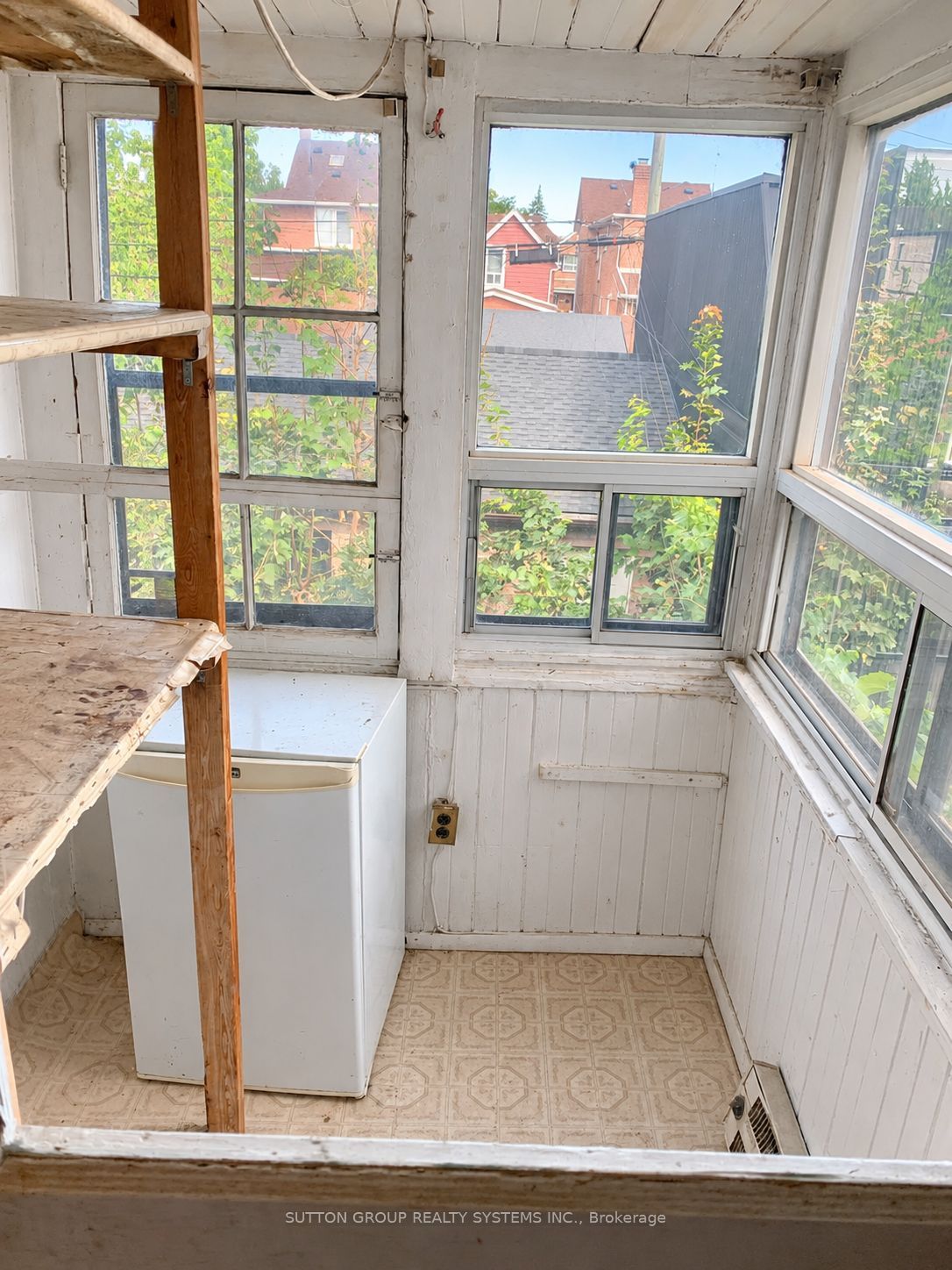 1139 Dovercourt Road Property Photo 17