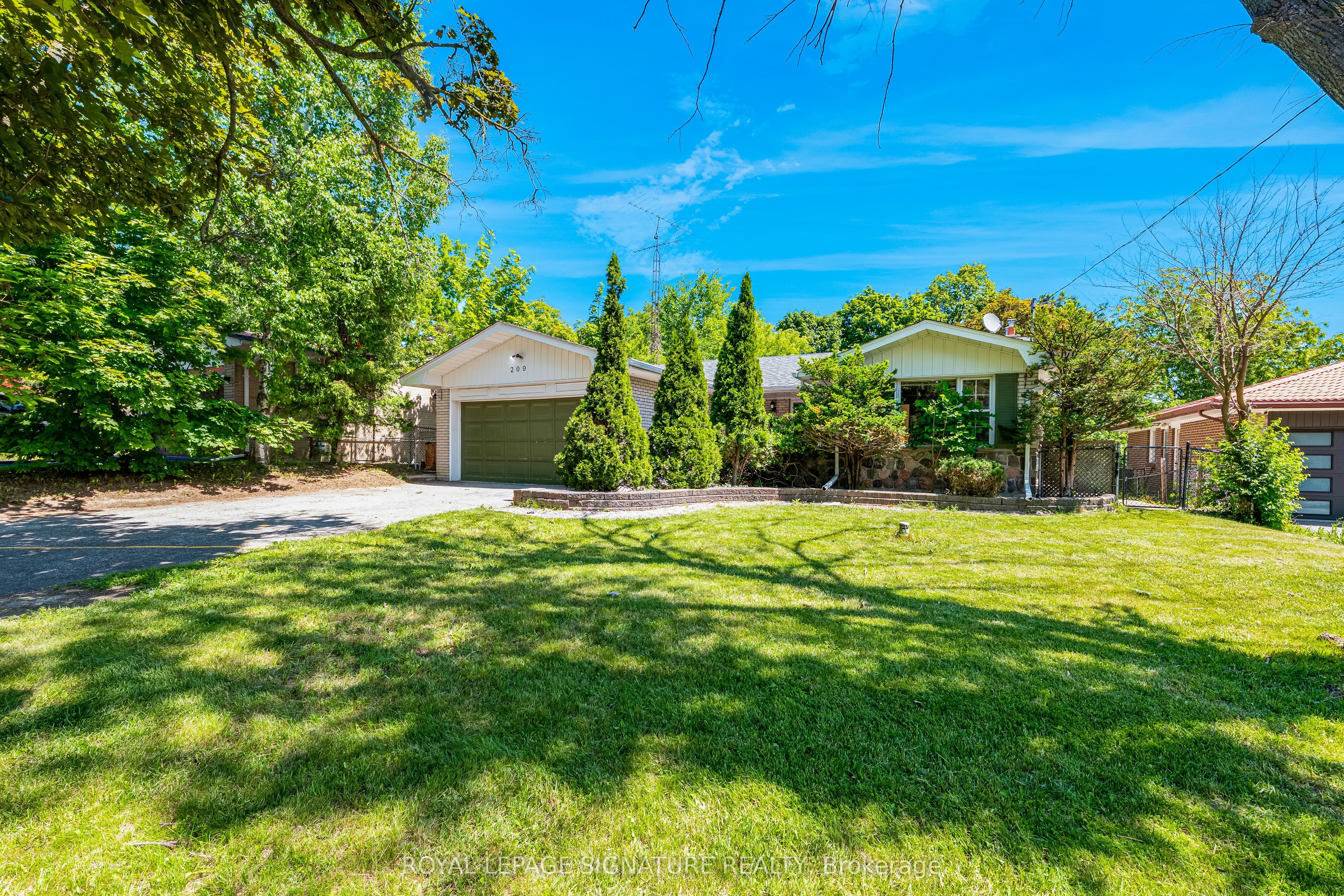 209 Burbank Drive Property Photo 11