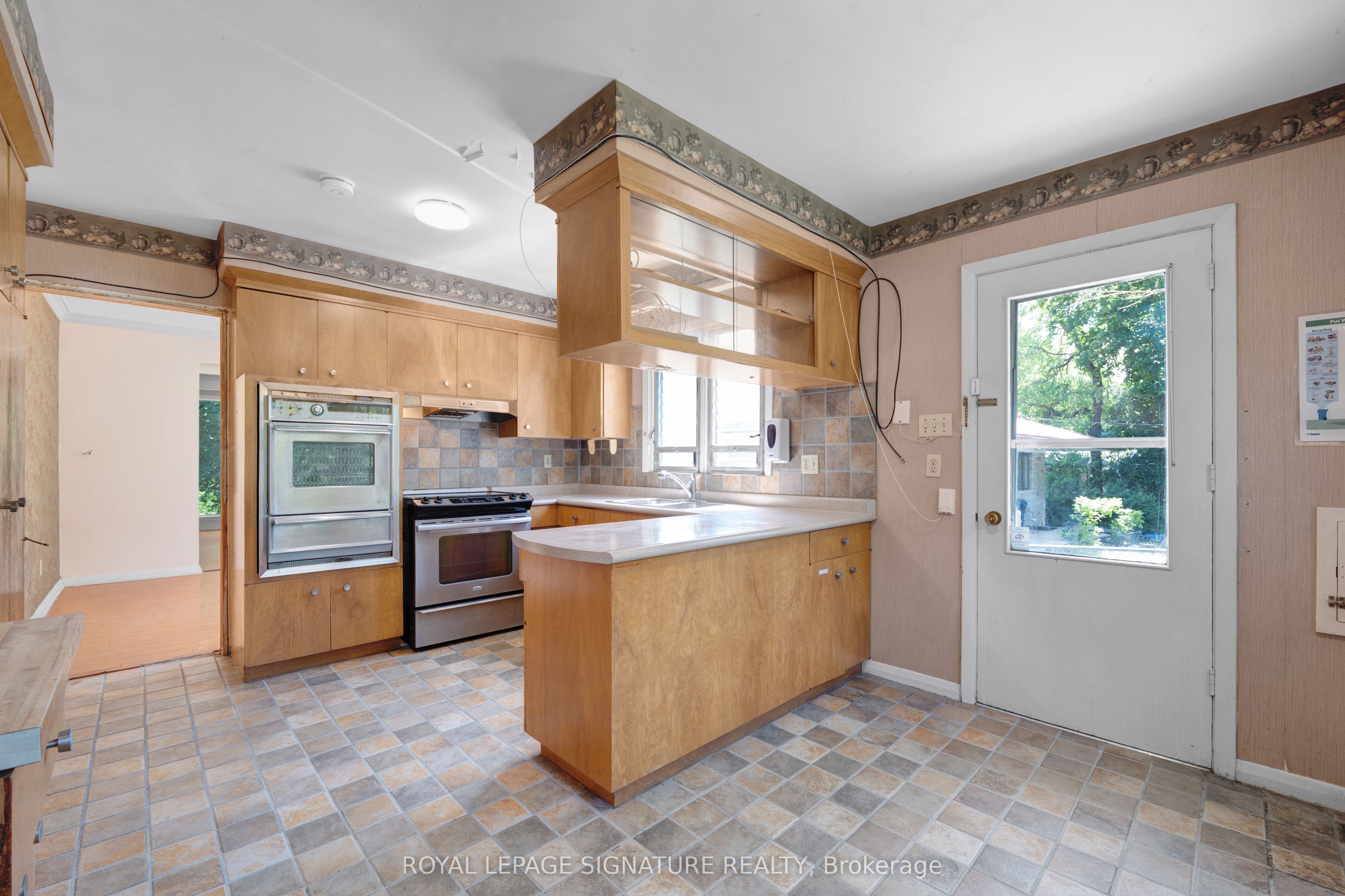 209 Burbank Drive Property Photo 16
