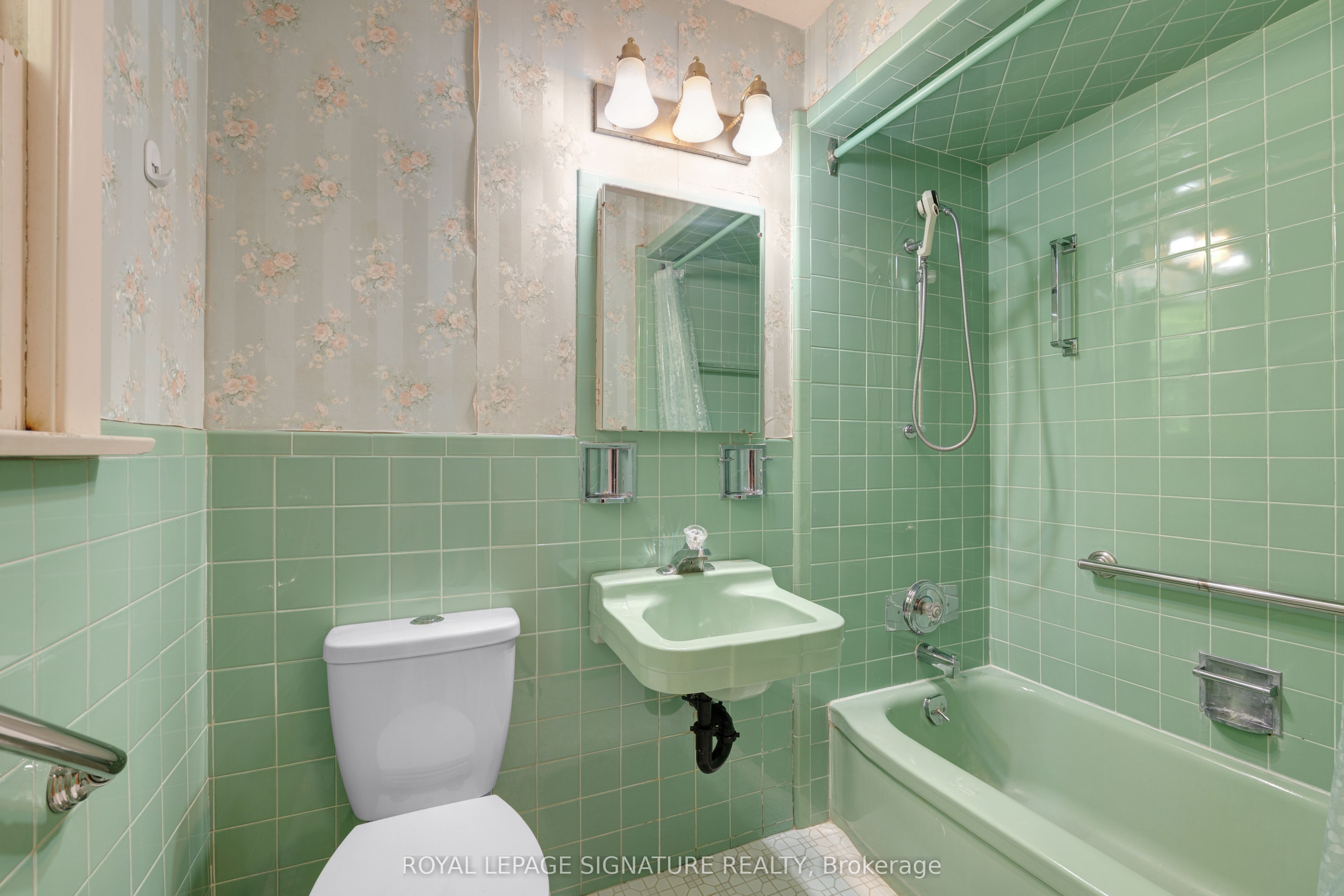 209 Burbank Drive Property Photo 19