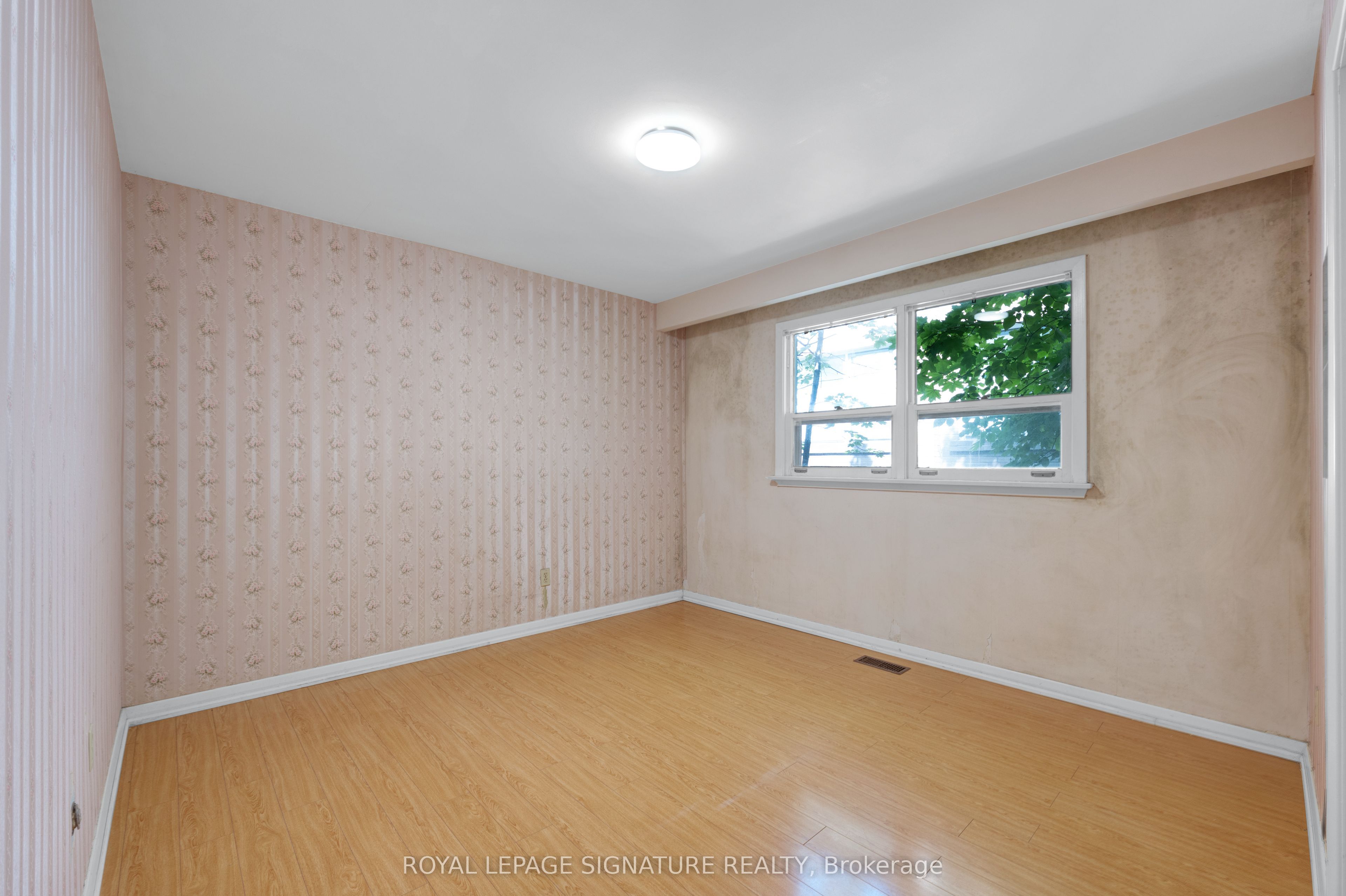 209 Burbank Drive Property Photo 20