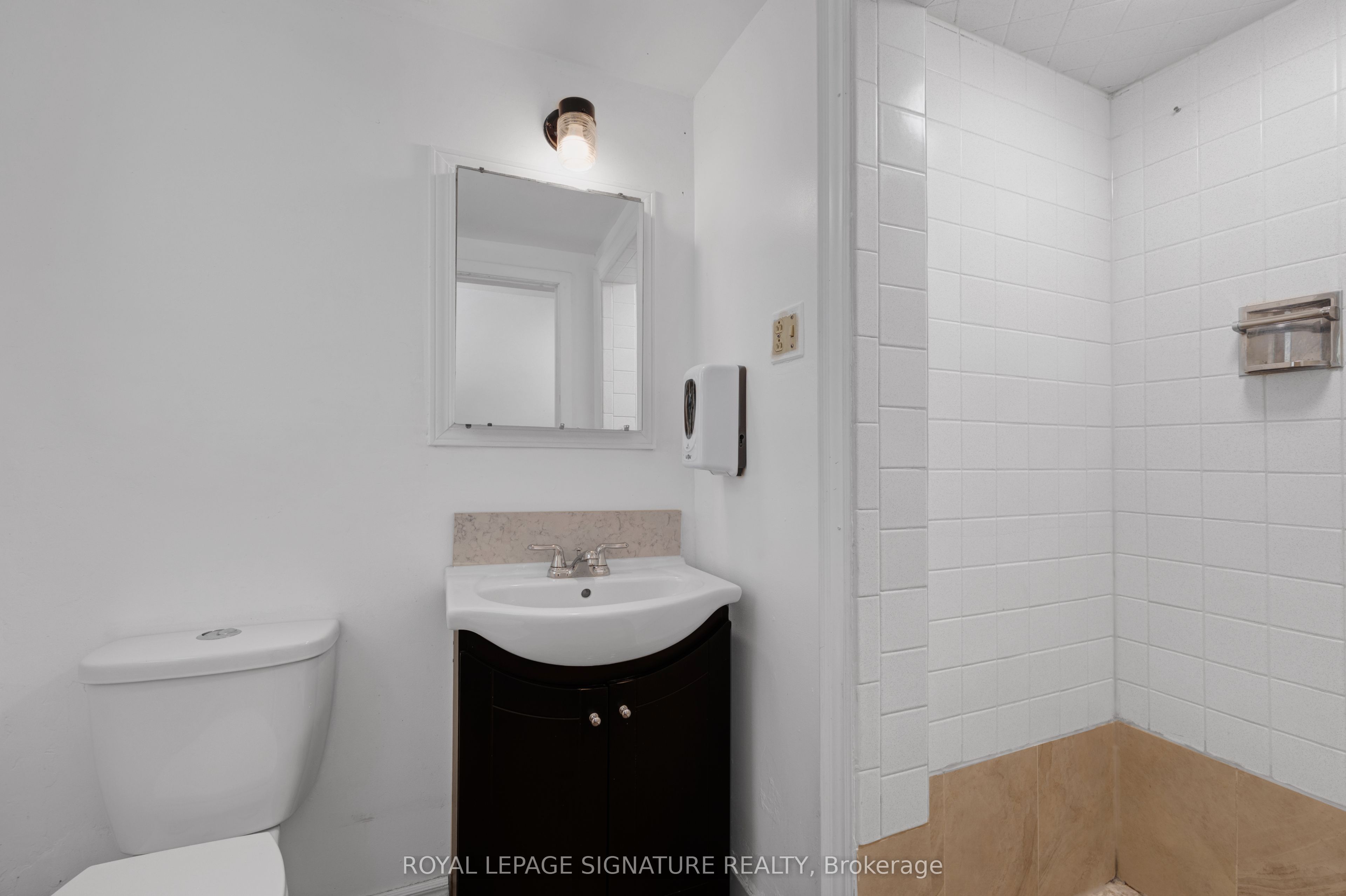 209 Burbank Drive Property Photo 25