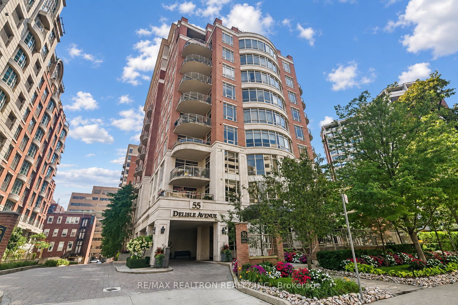 55 Delisle Avenue 707 Property Photo 1