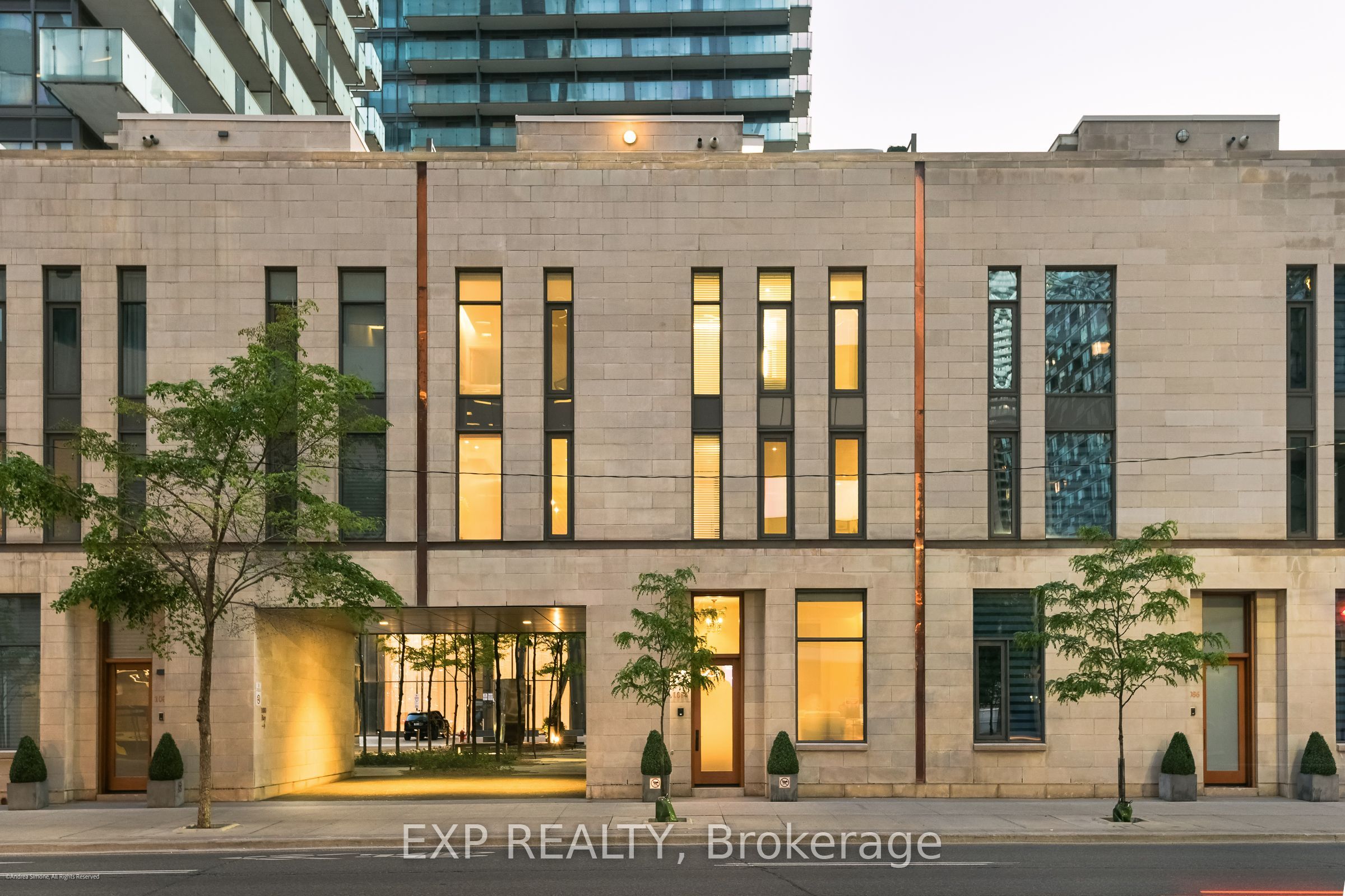 1084 Bay Street Property Photo 1