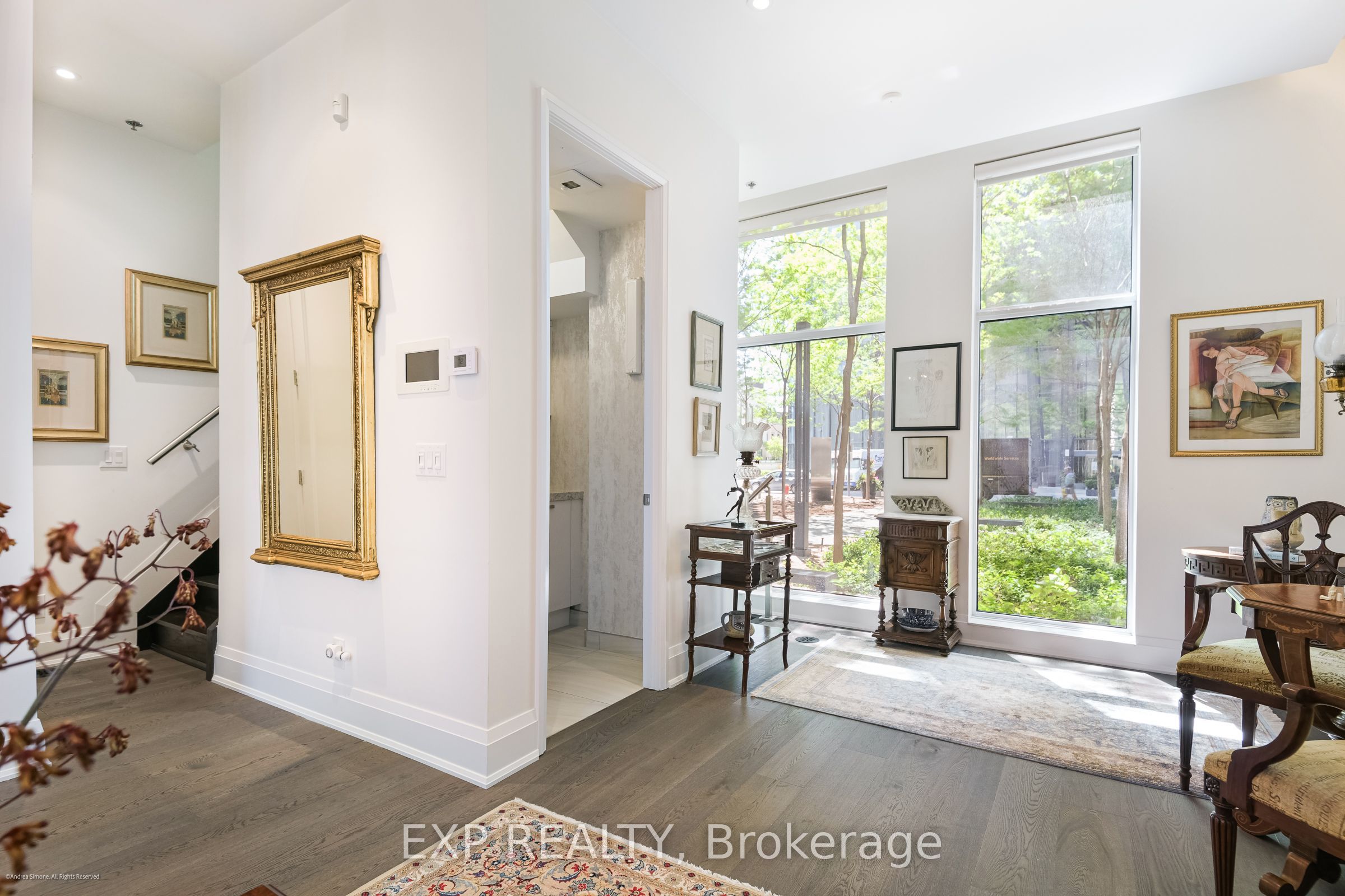 1084 Bay Street Property Photo 7