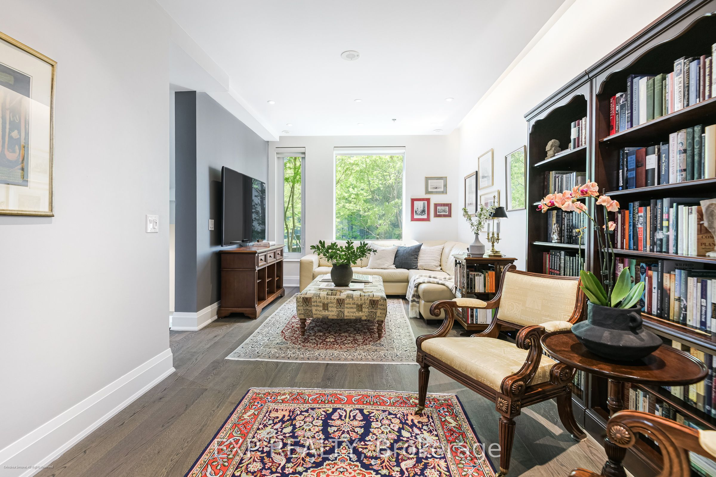1084 Bay Street Property Photo 14