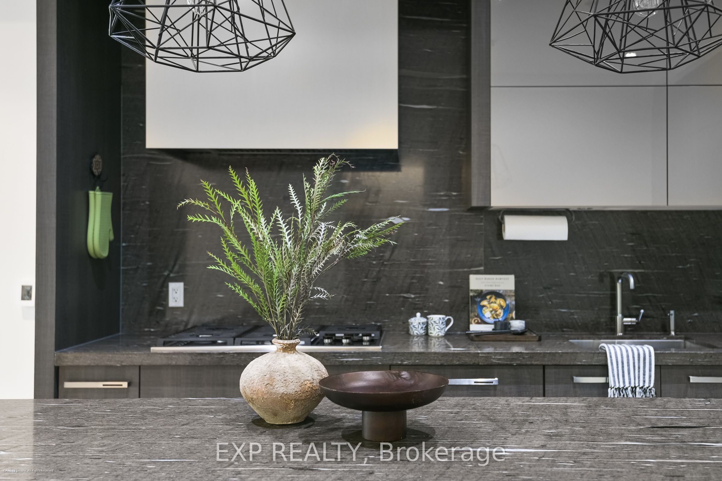 1084 Bay Street Property Photo 20
