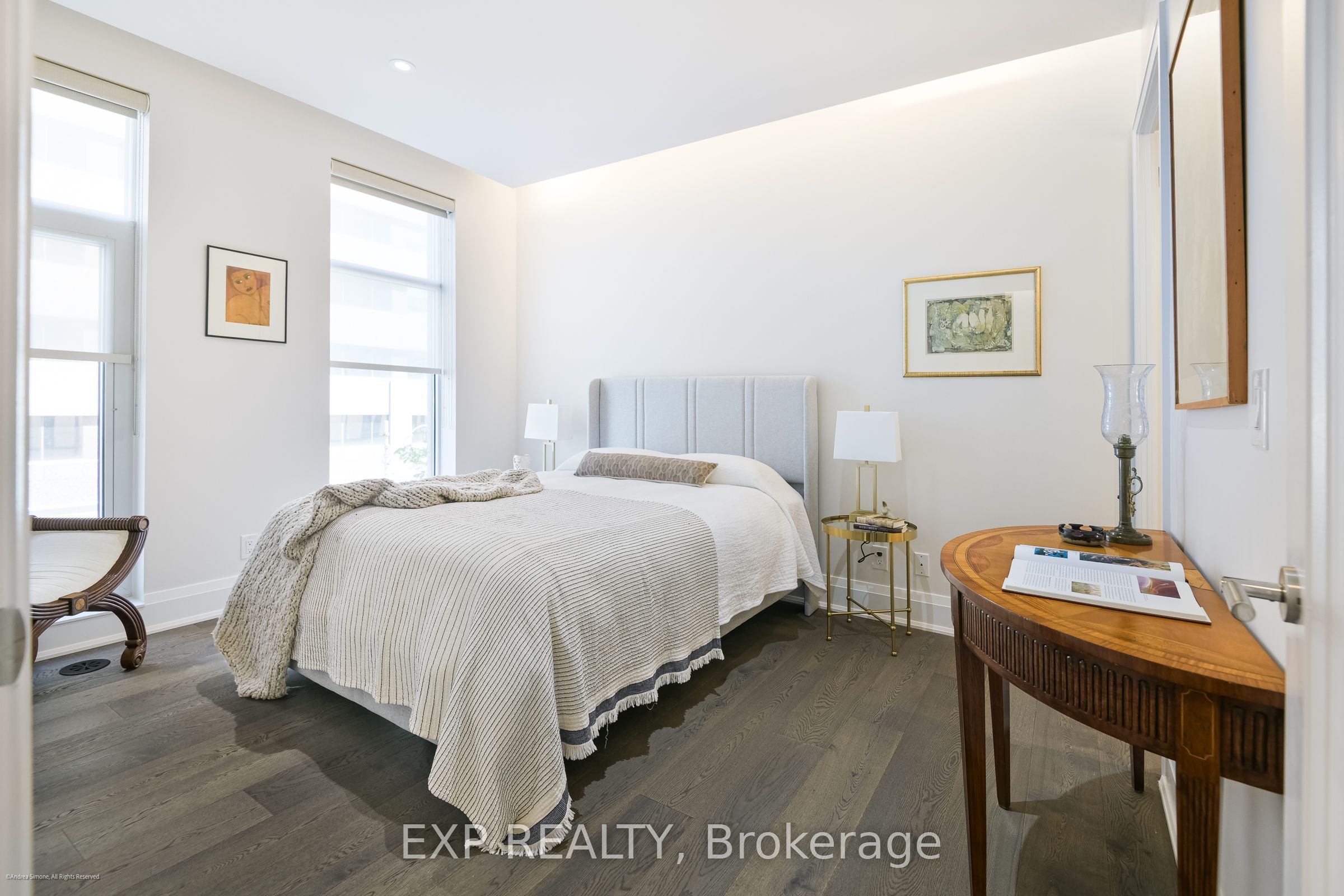 1084 Bay Street Property Photo 22