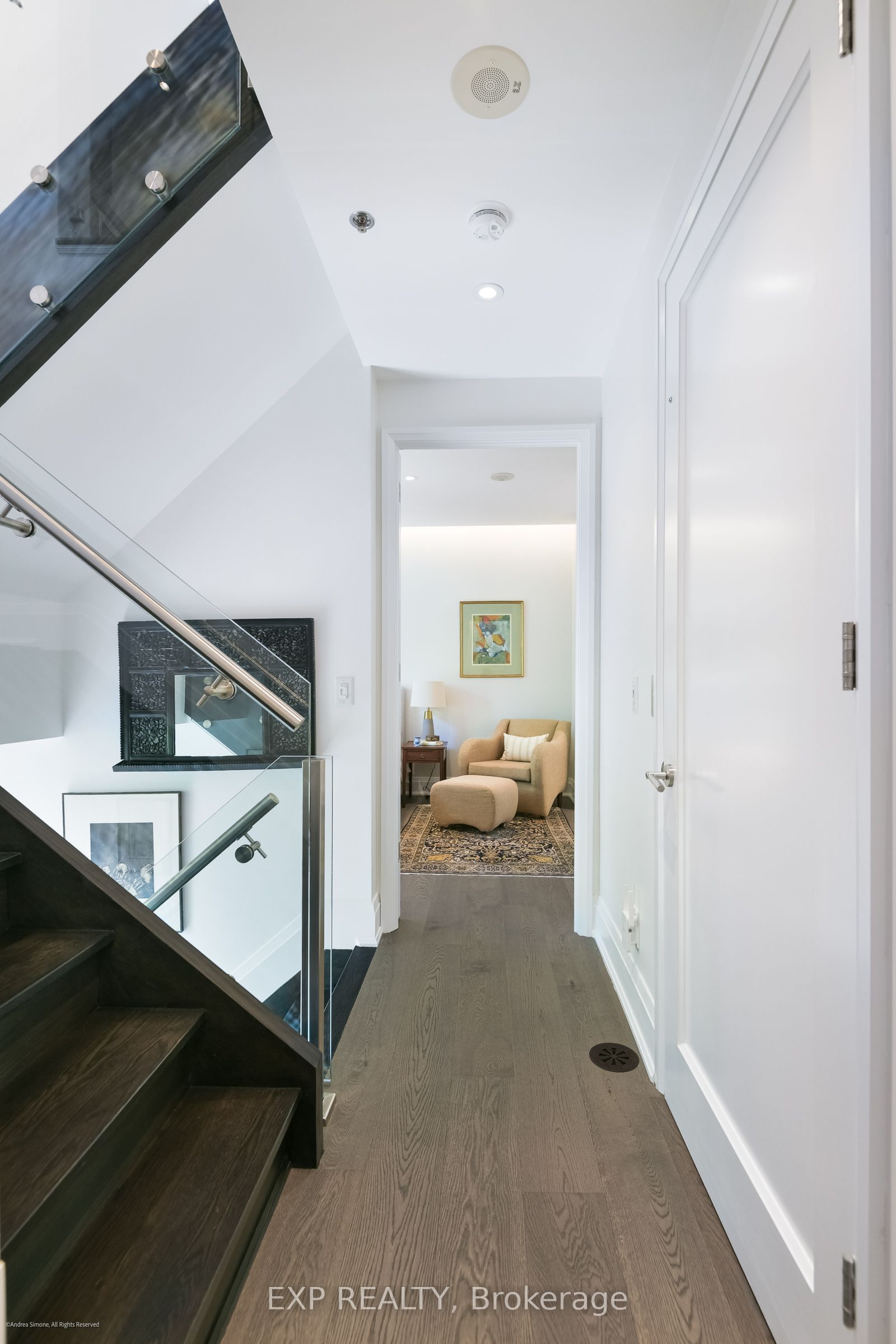 1084 Bay Street Property Photo 25