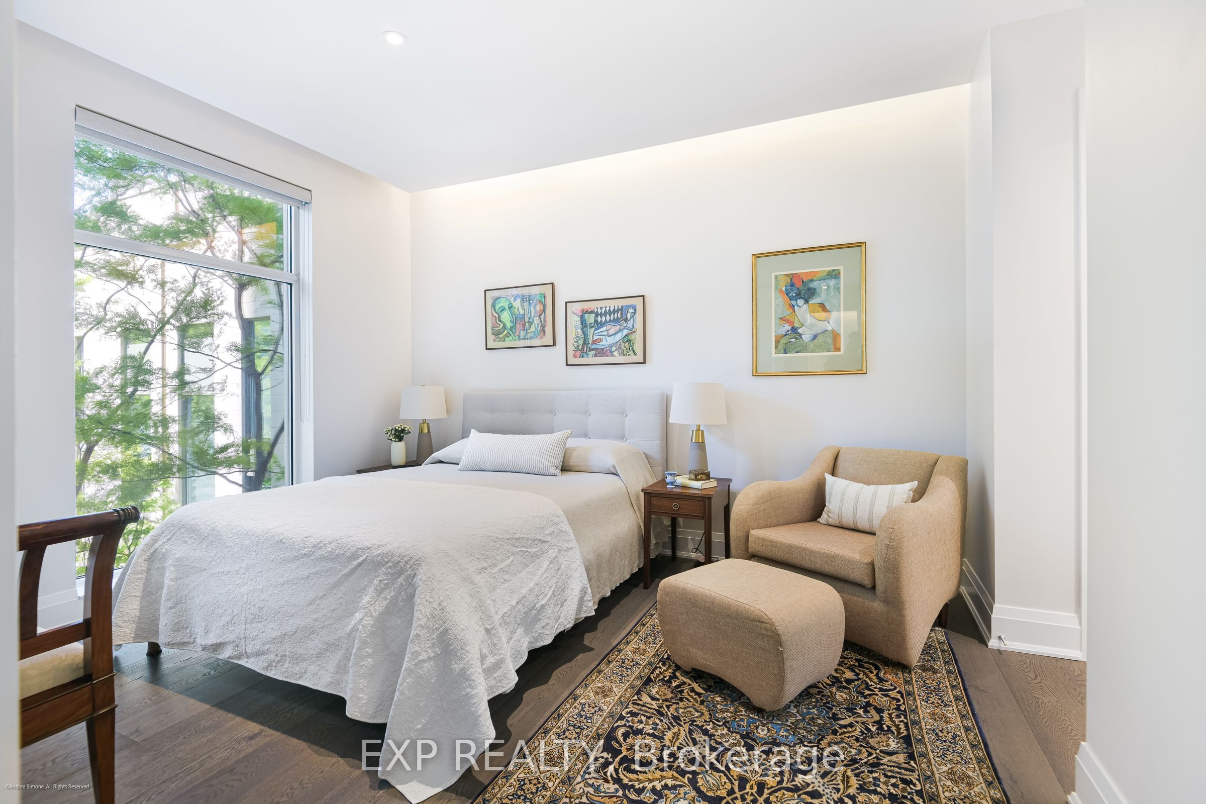 1084 Bay Street Property Photo 26
