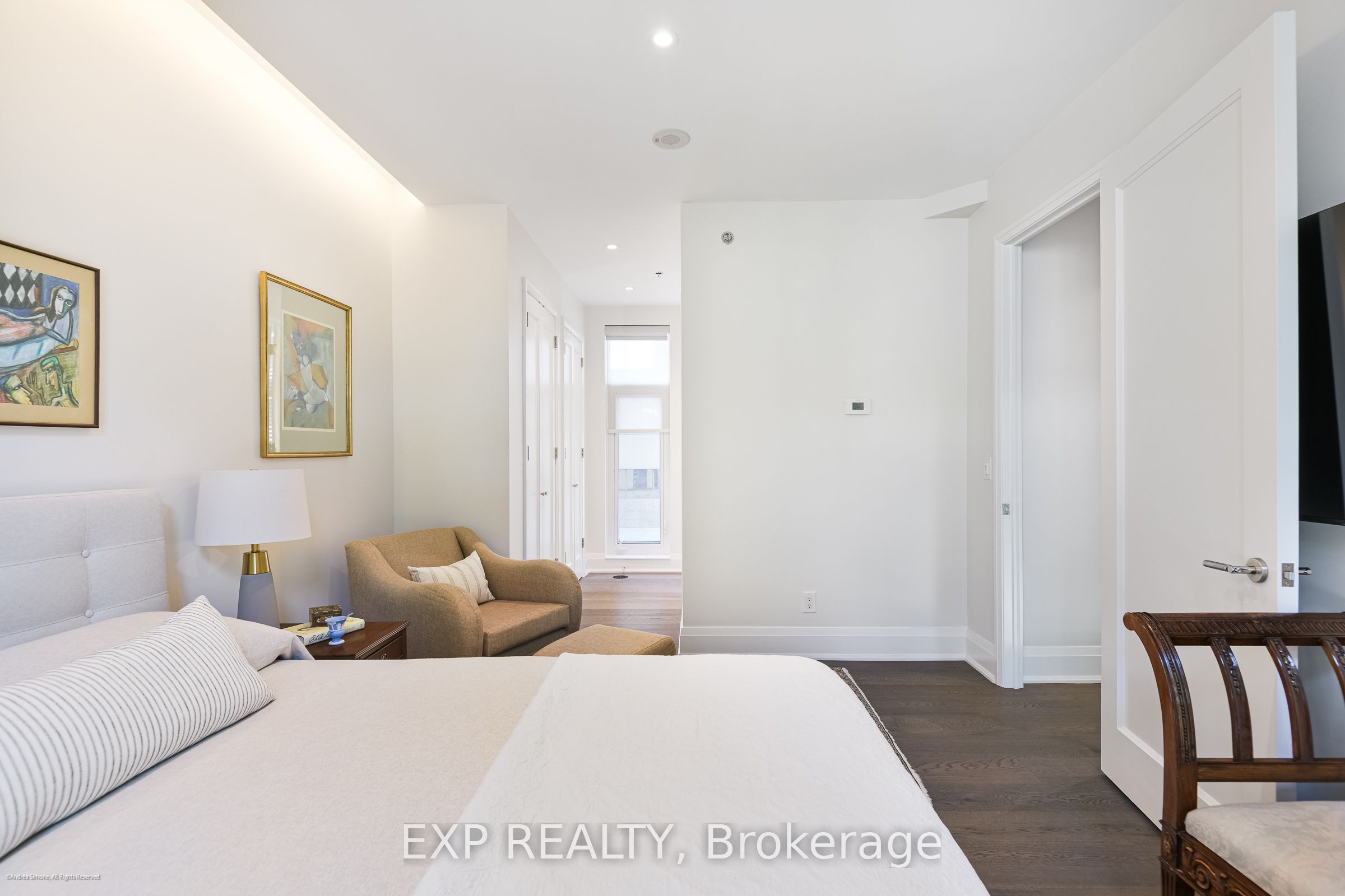 1084 Bay Street Property Photo 27