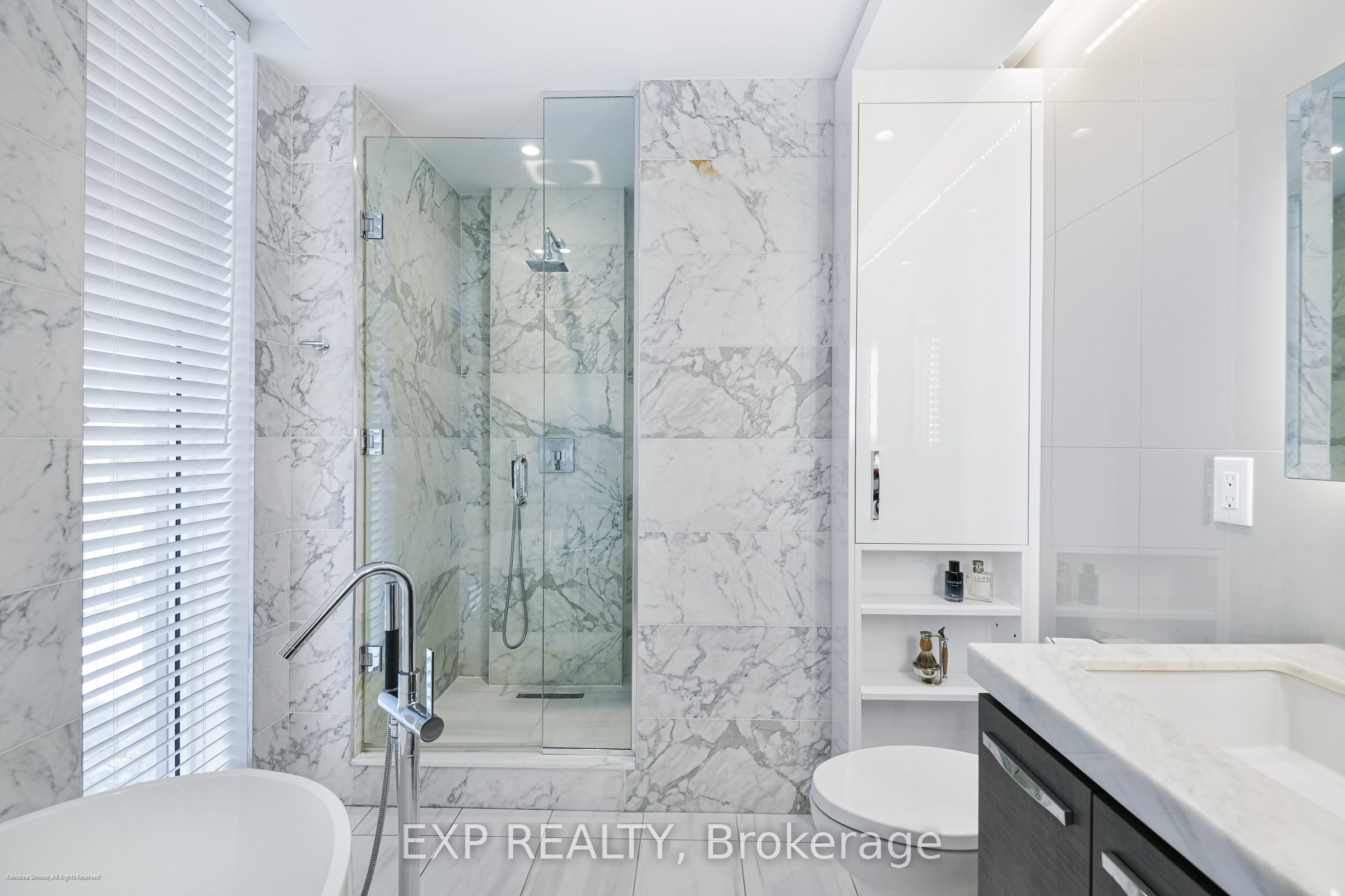 1084 Bay Street Property Photo 30