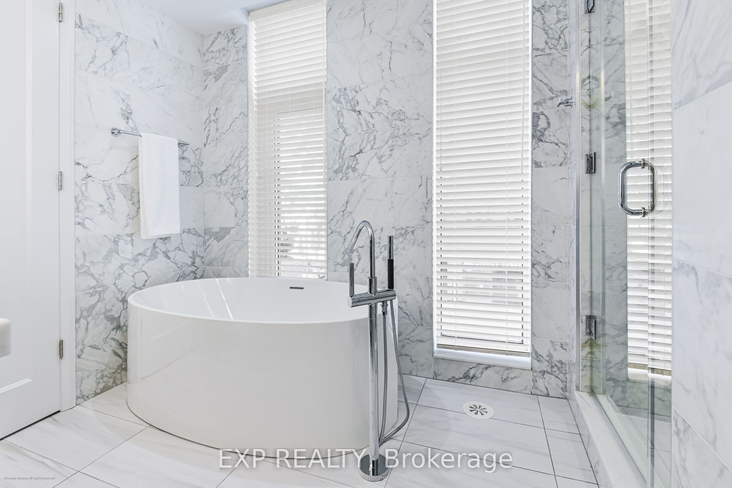 1084 Bay Street Property Photo 31