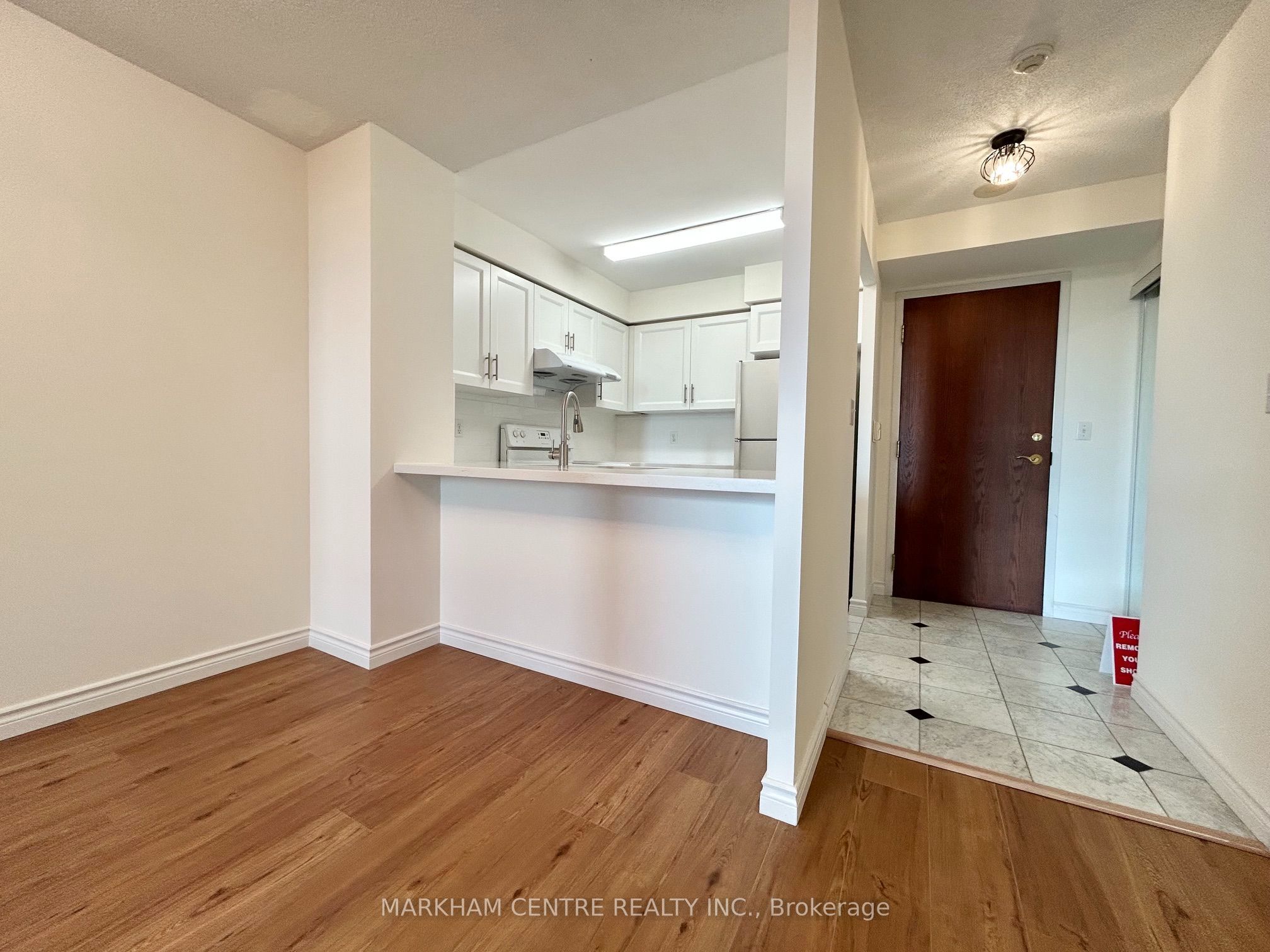 18 Pemberton Avenue S 901 Property Photo 6