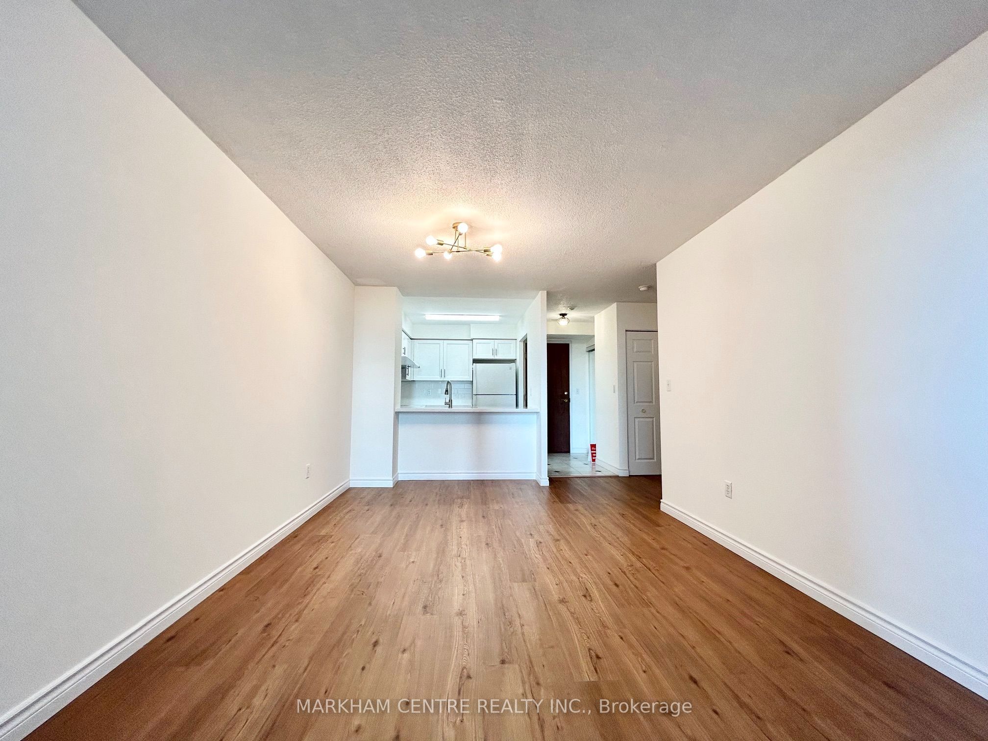 18 Pemberton Avenue S 901 Property Photo 12