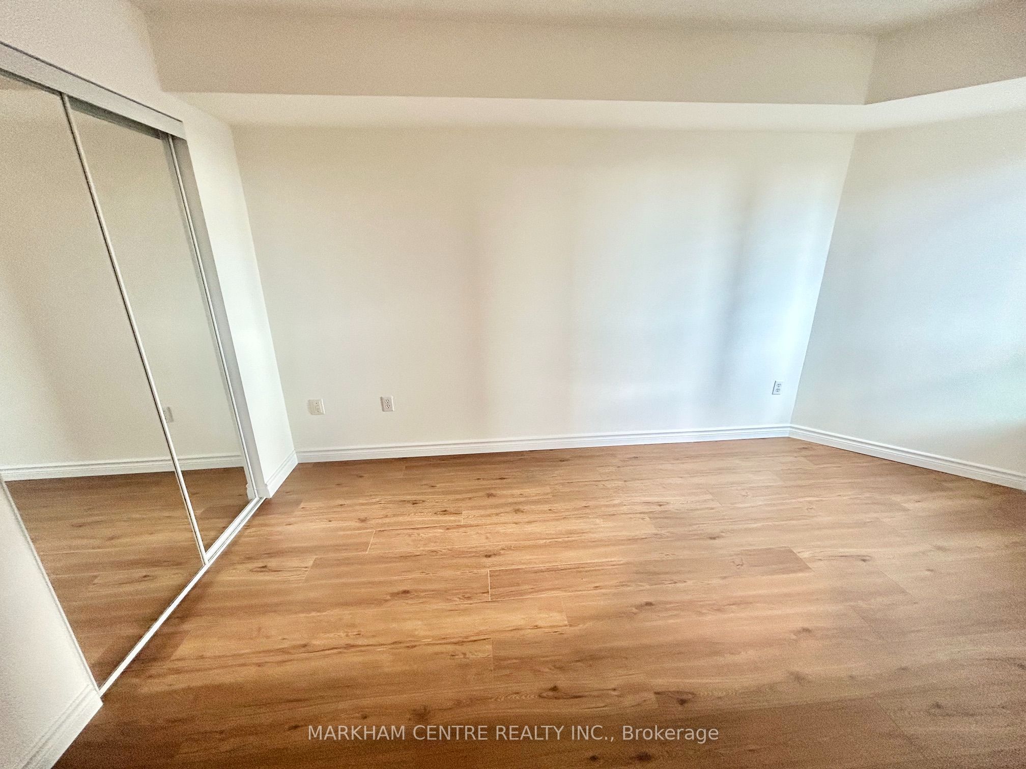 18 Pemberton Avenue S 901 Property Photo 15