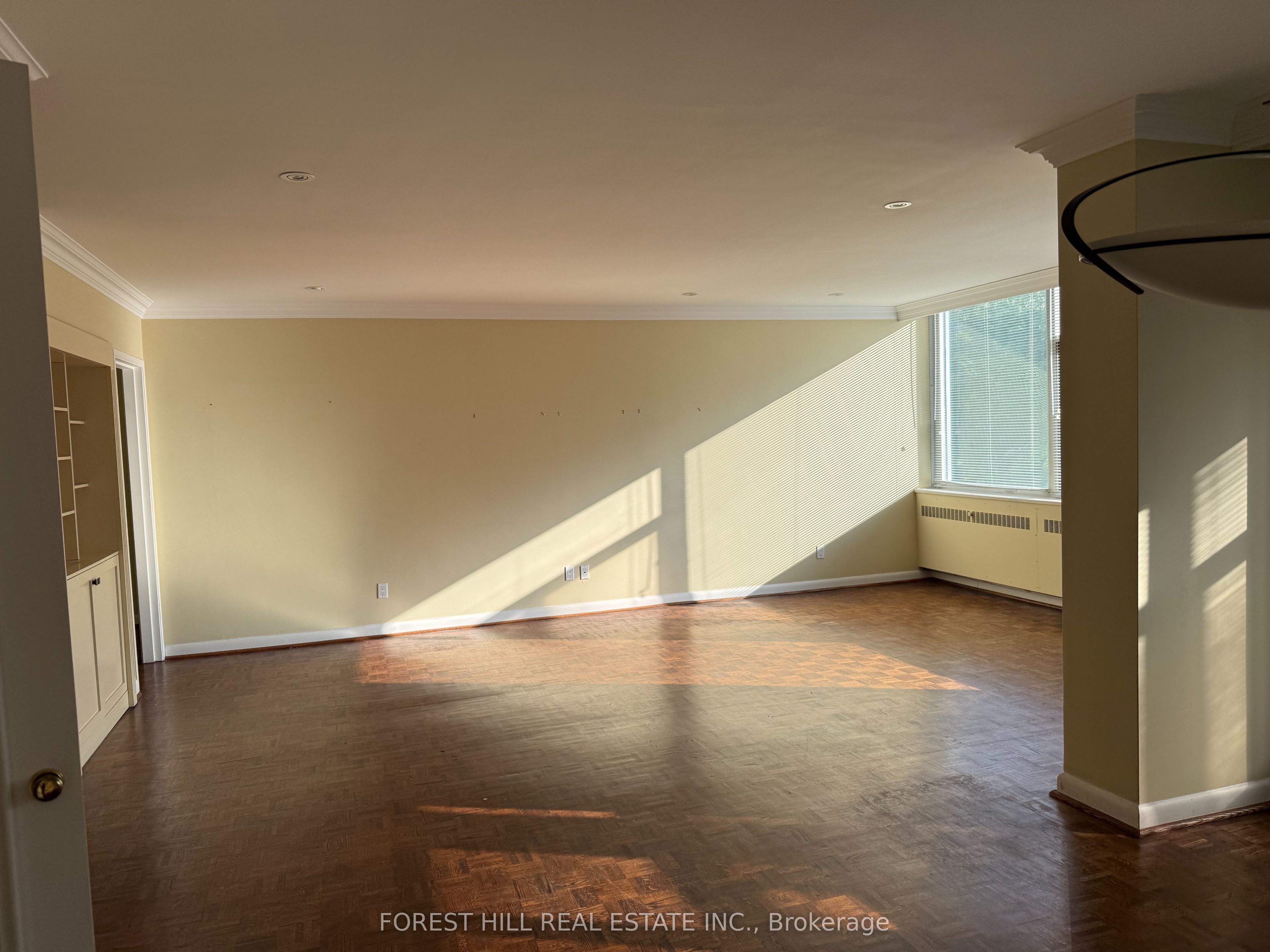 500 Avenue Road 405 Property Photo 3