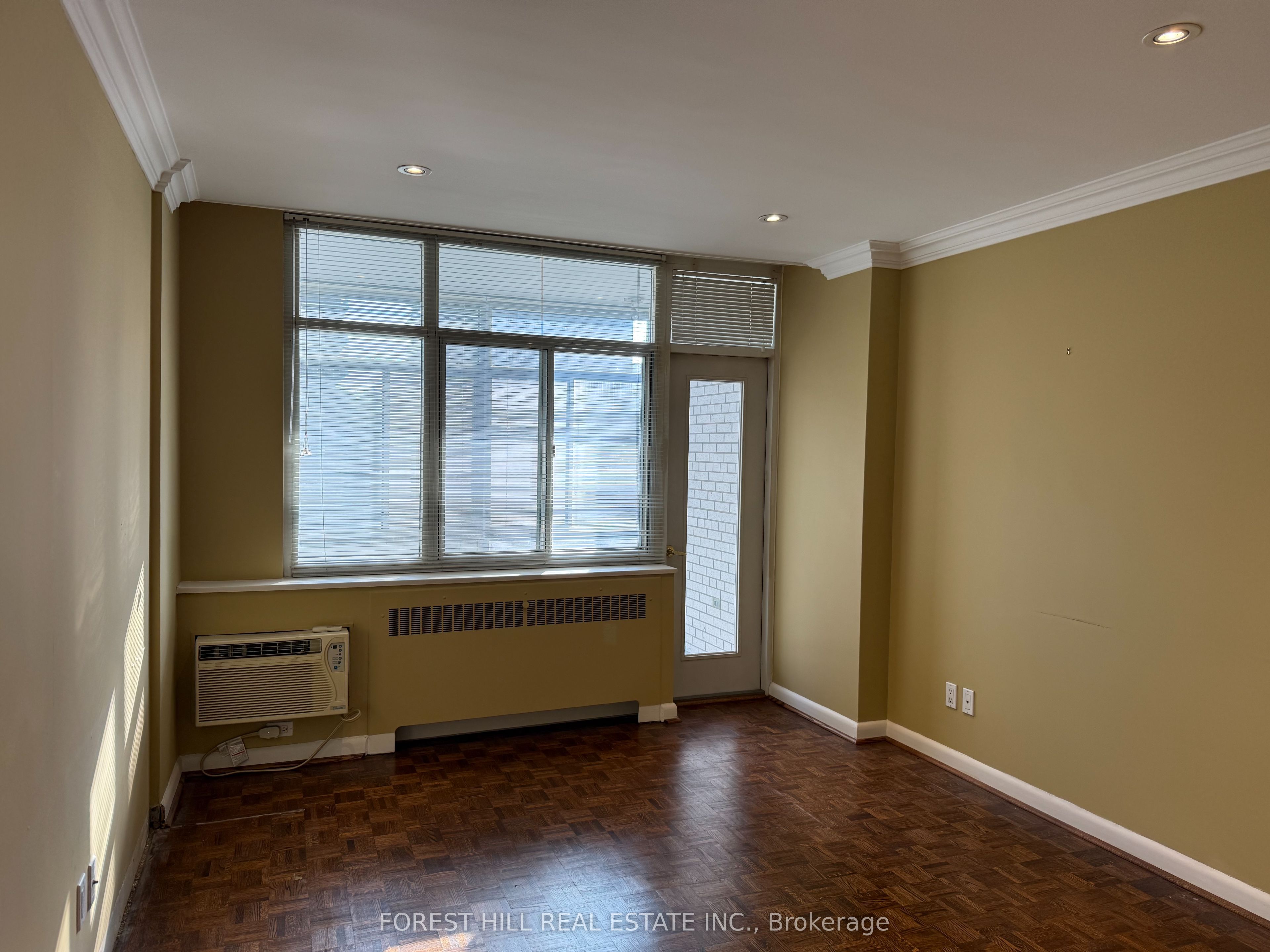 500 Avenue Road 405 Property Photo 4