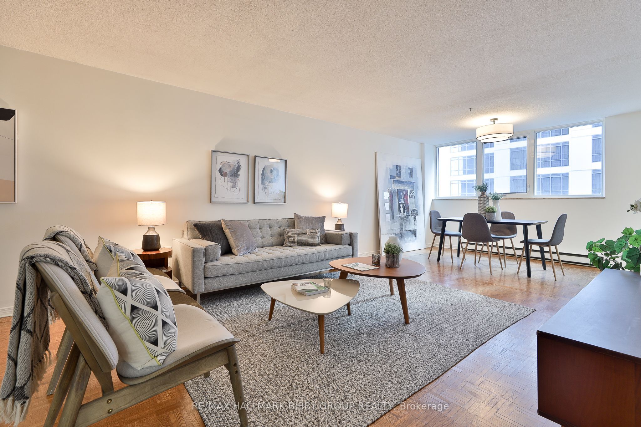 360 Bloor Street E 1007 Property Photo 1