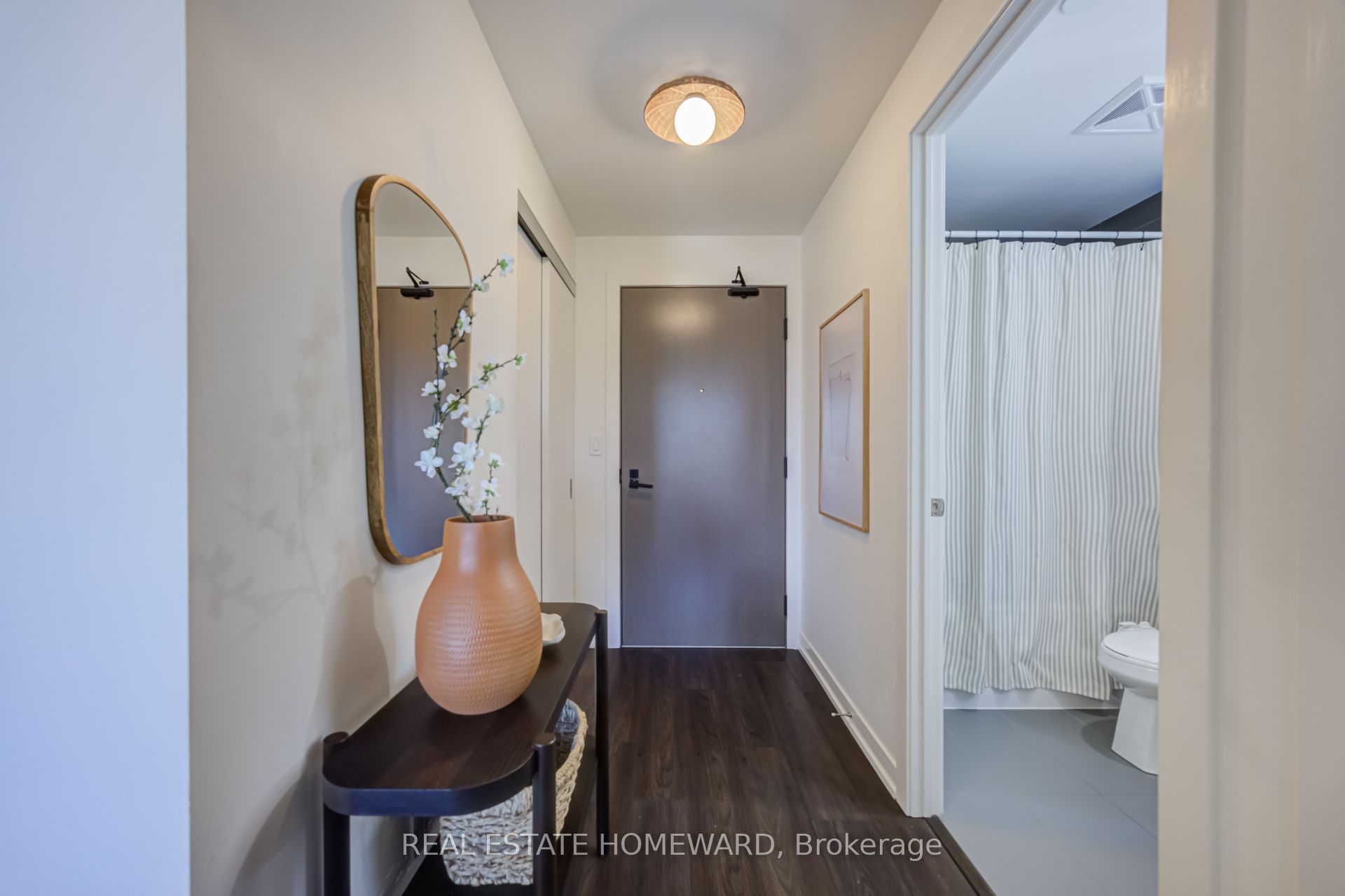 223 St Clair Avenue W 309 Property Photo 3