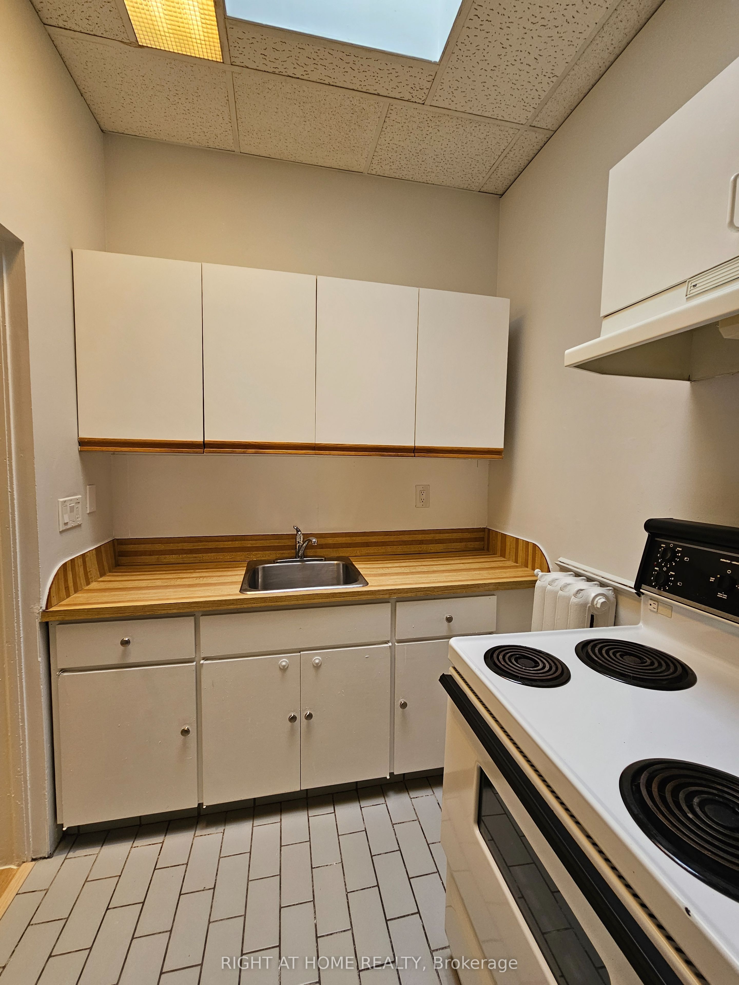 516 Yonge Street 6 Property Photo 4