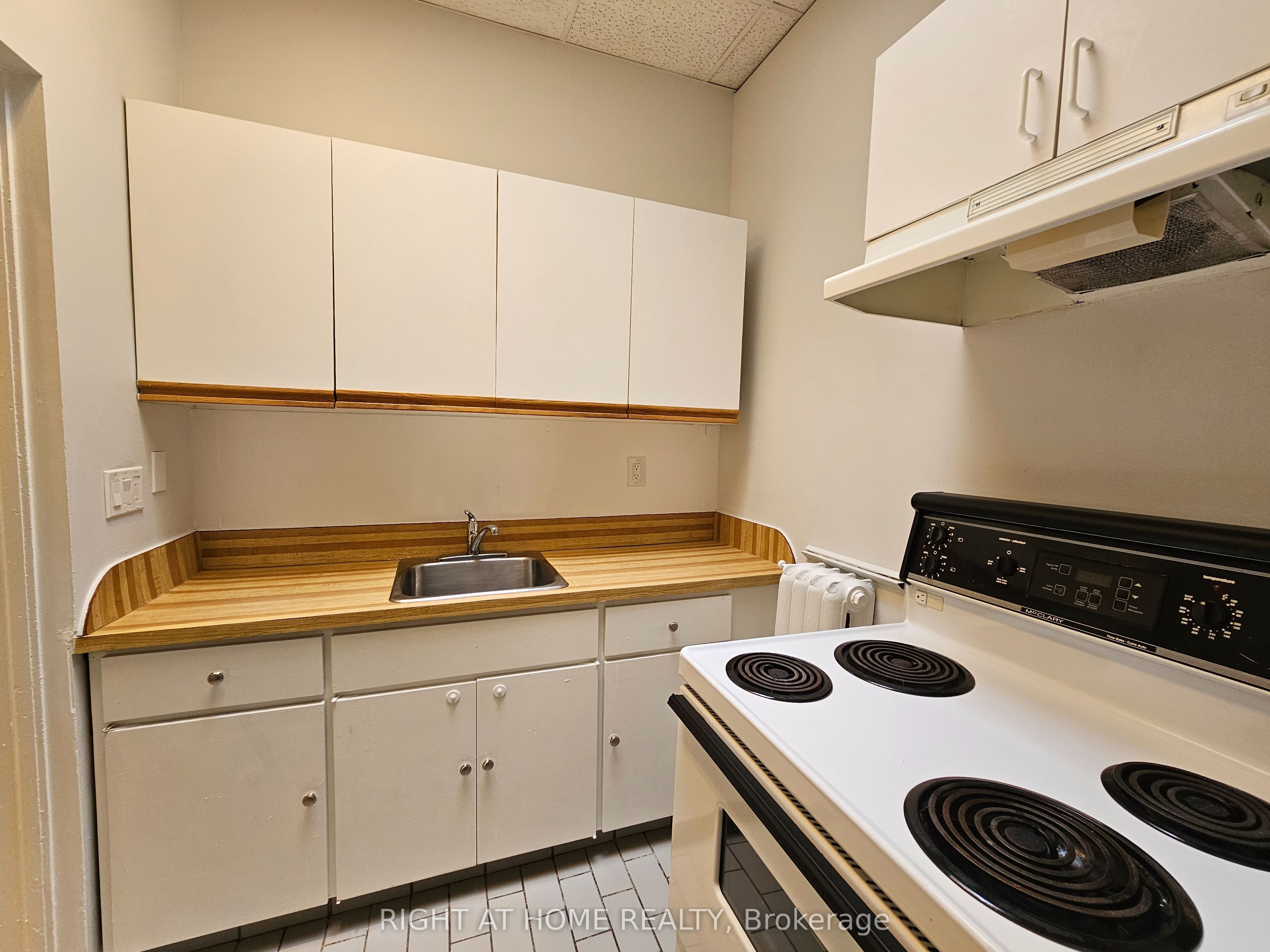 516 Yonge Street 6 Property Photo 5