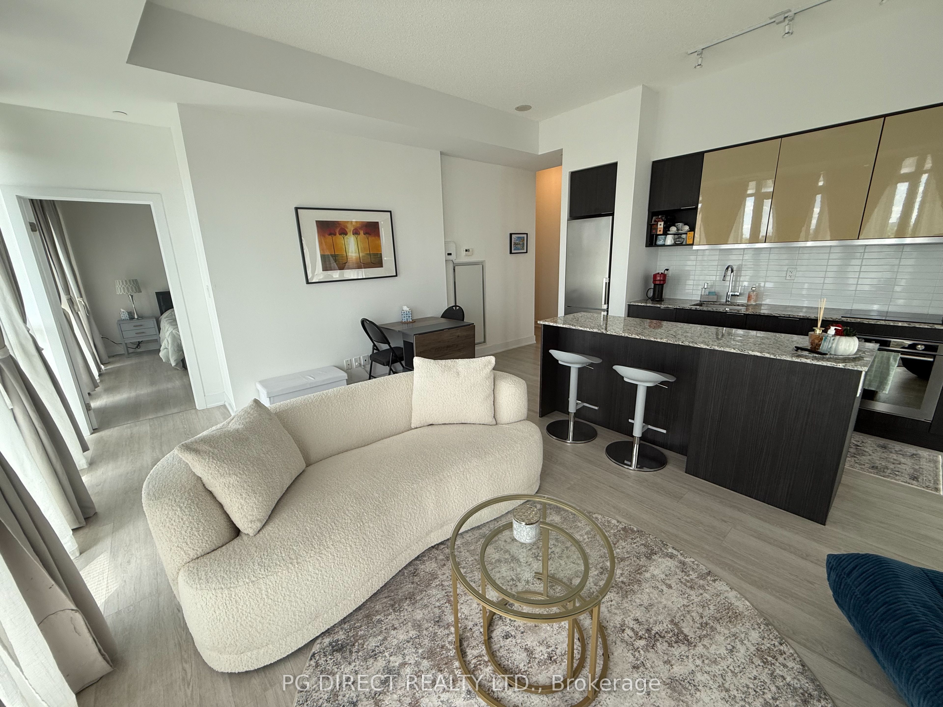 99 The Donway W 403 Property Photo 1