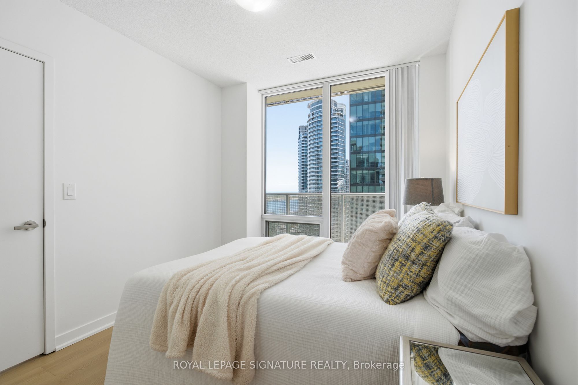 88 Harbour Street 1710 Property Photo 17