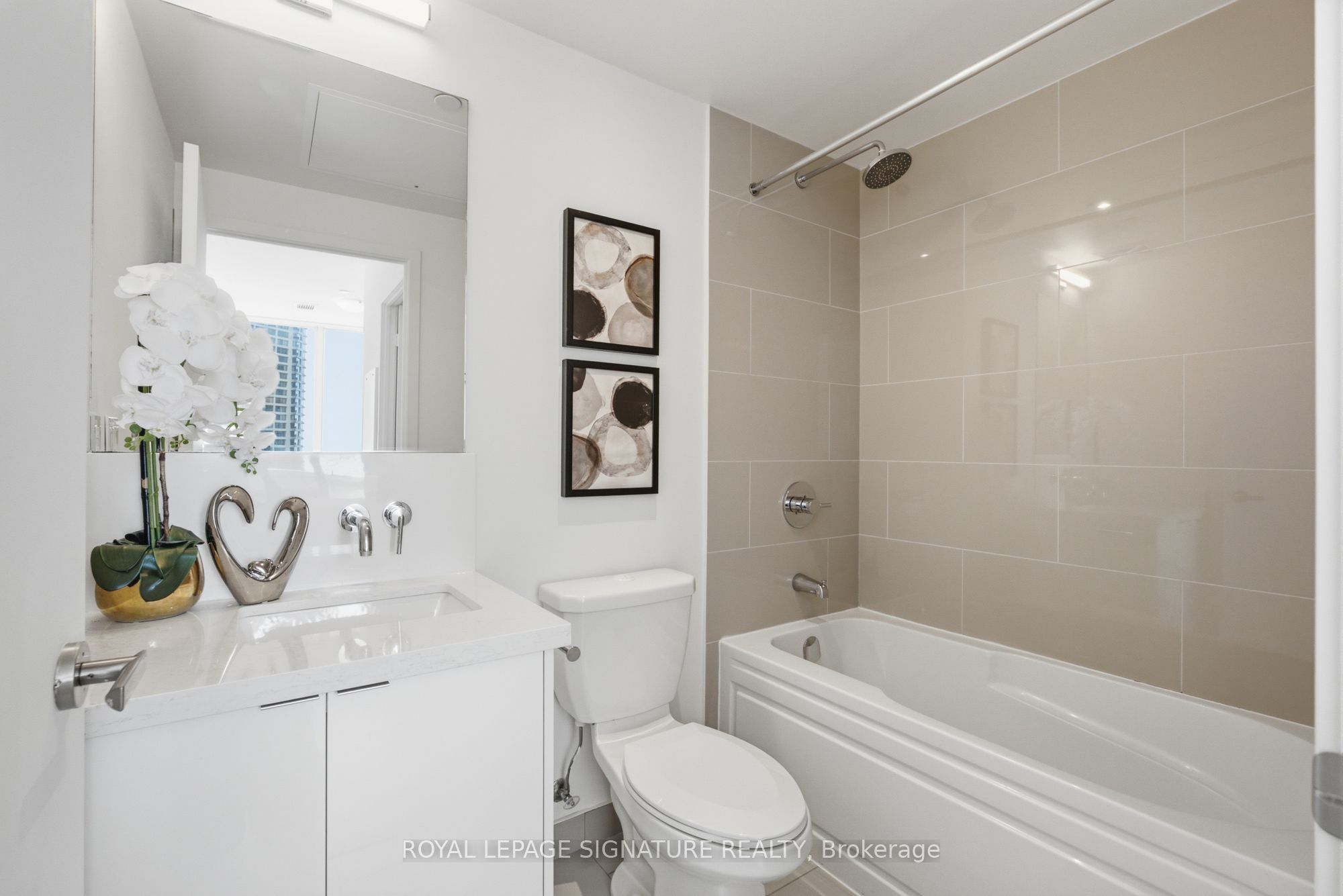 88 Harbour Street 1710 Property Photo 25